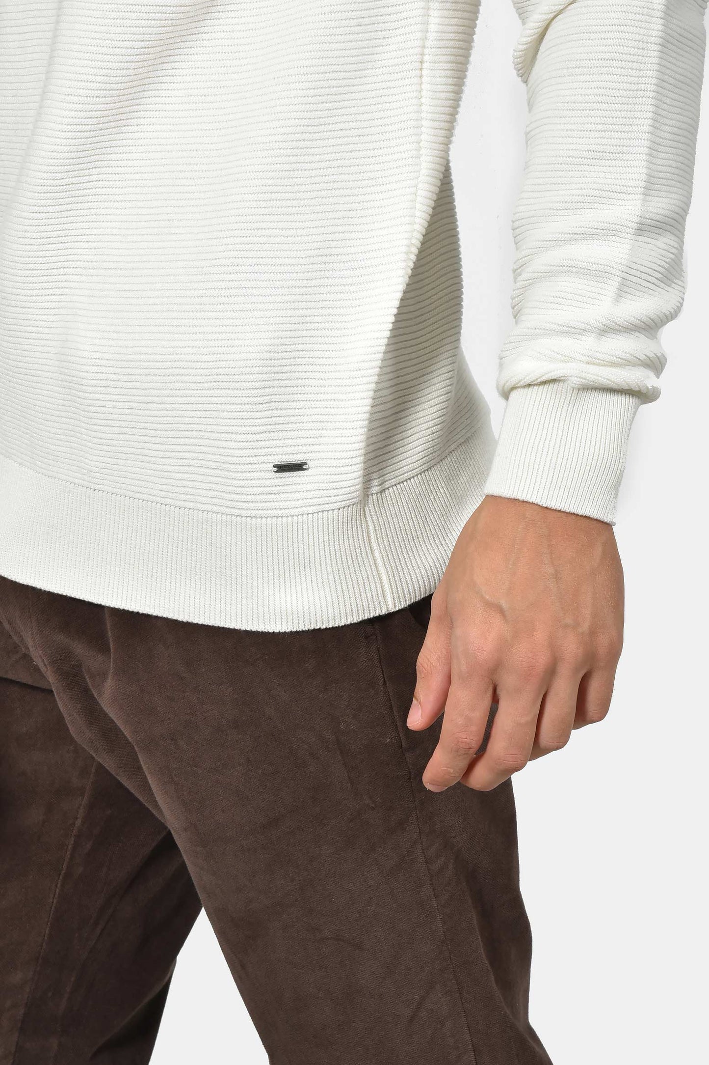 ανδρικό-βαμβακερό-πουλόβερ-stone-wash-με-ανάγλυφο-ριγέ-σχέδιο