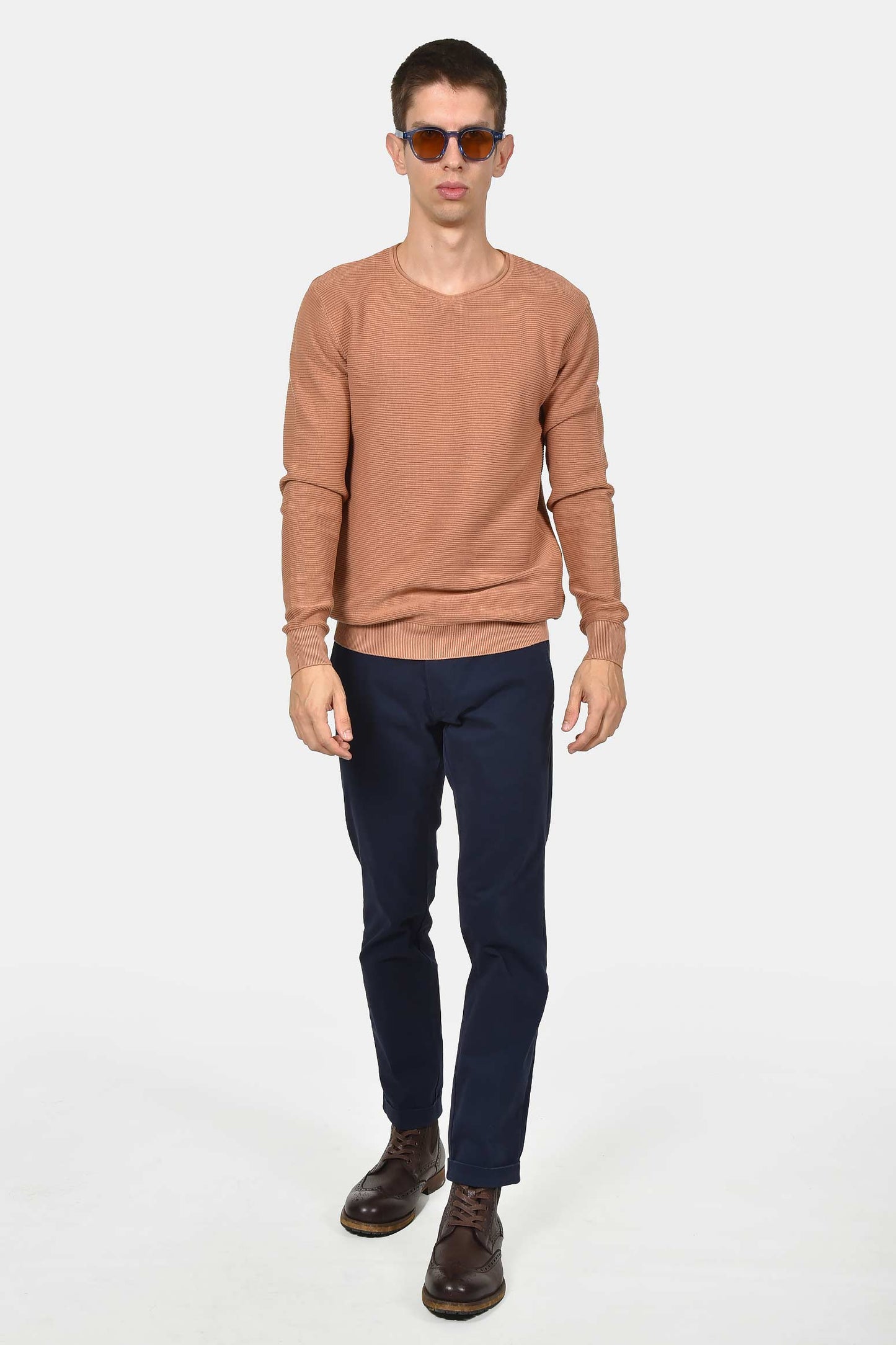 ανδρικό-βαμβακερό-πουλόβερ-stone-wash-με-ανάγλυφο-ριγέ-σχέδιο