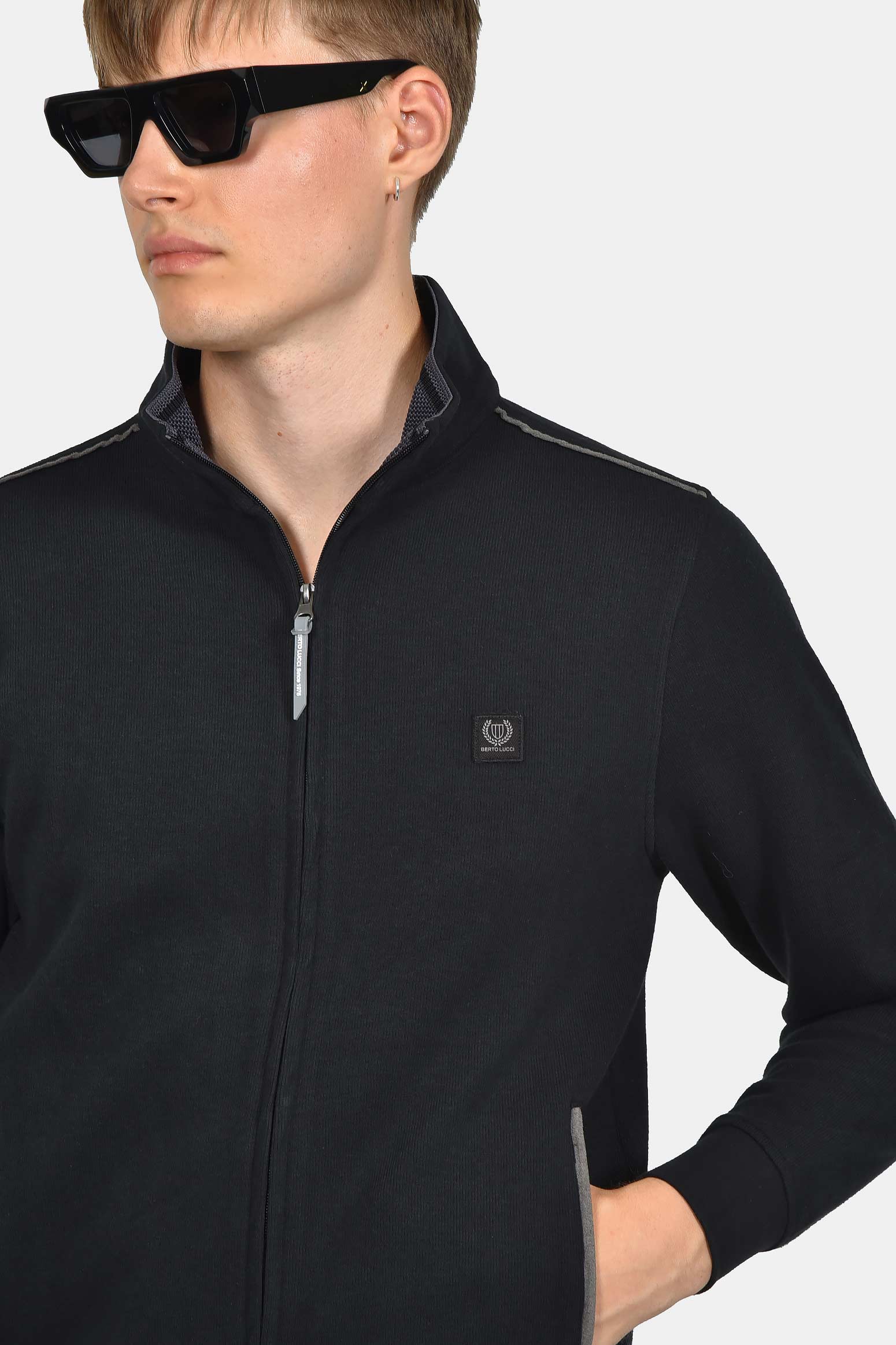 ανδρική-ζακέτα-φούτερ-normal-fit-με-φερμουάρ-και-πλαϊνές-τσέπες