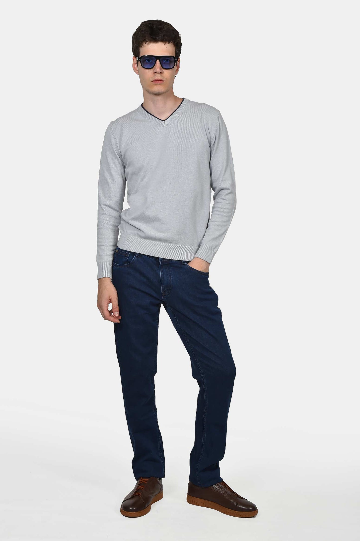 ανδρικό-πουλόβερ-normal-fit-με-λαιμόκοψη-v