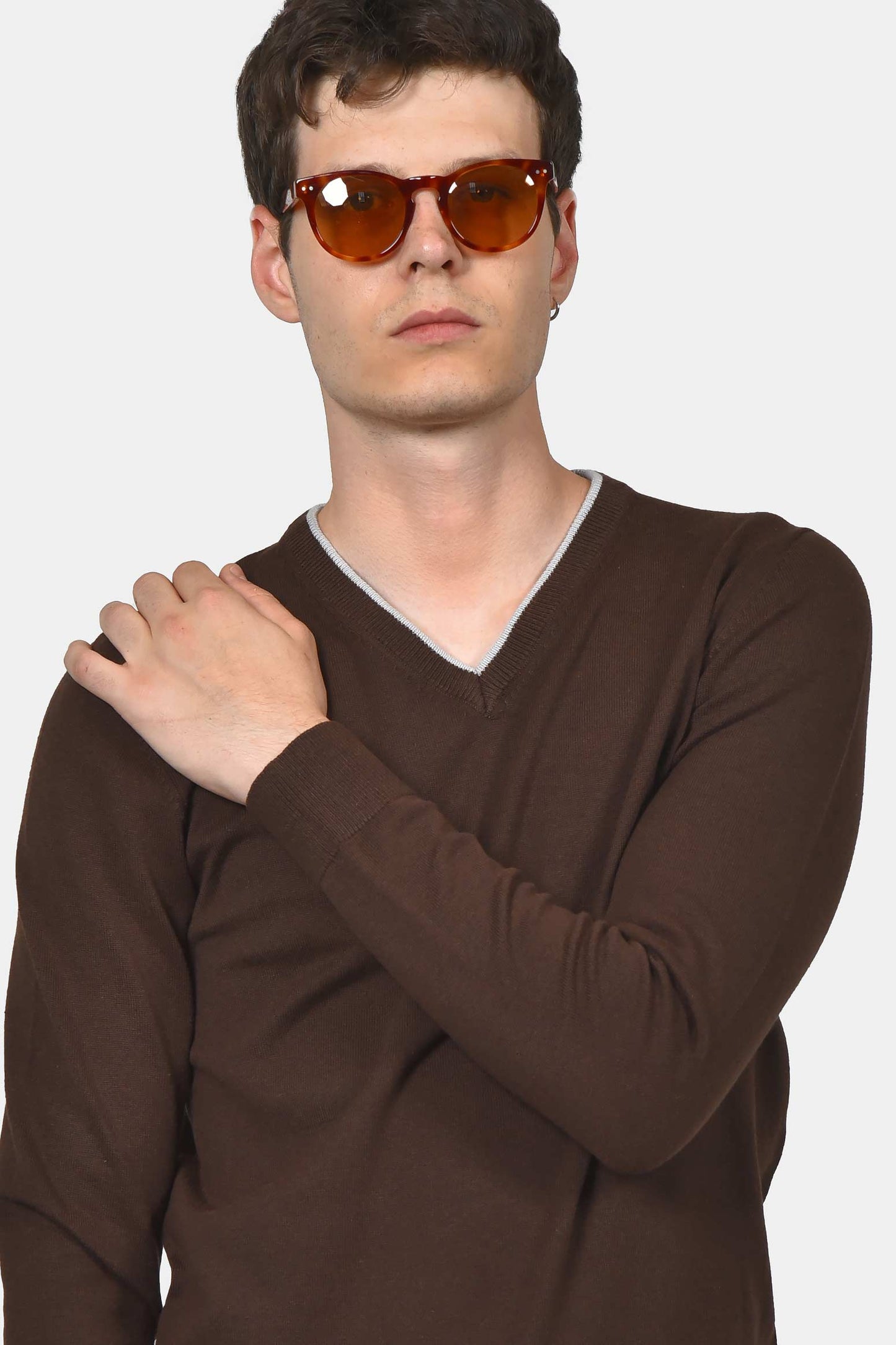 ανδρικό-πουλόβερ-normal-fit-με-λαιμόκοψη-v