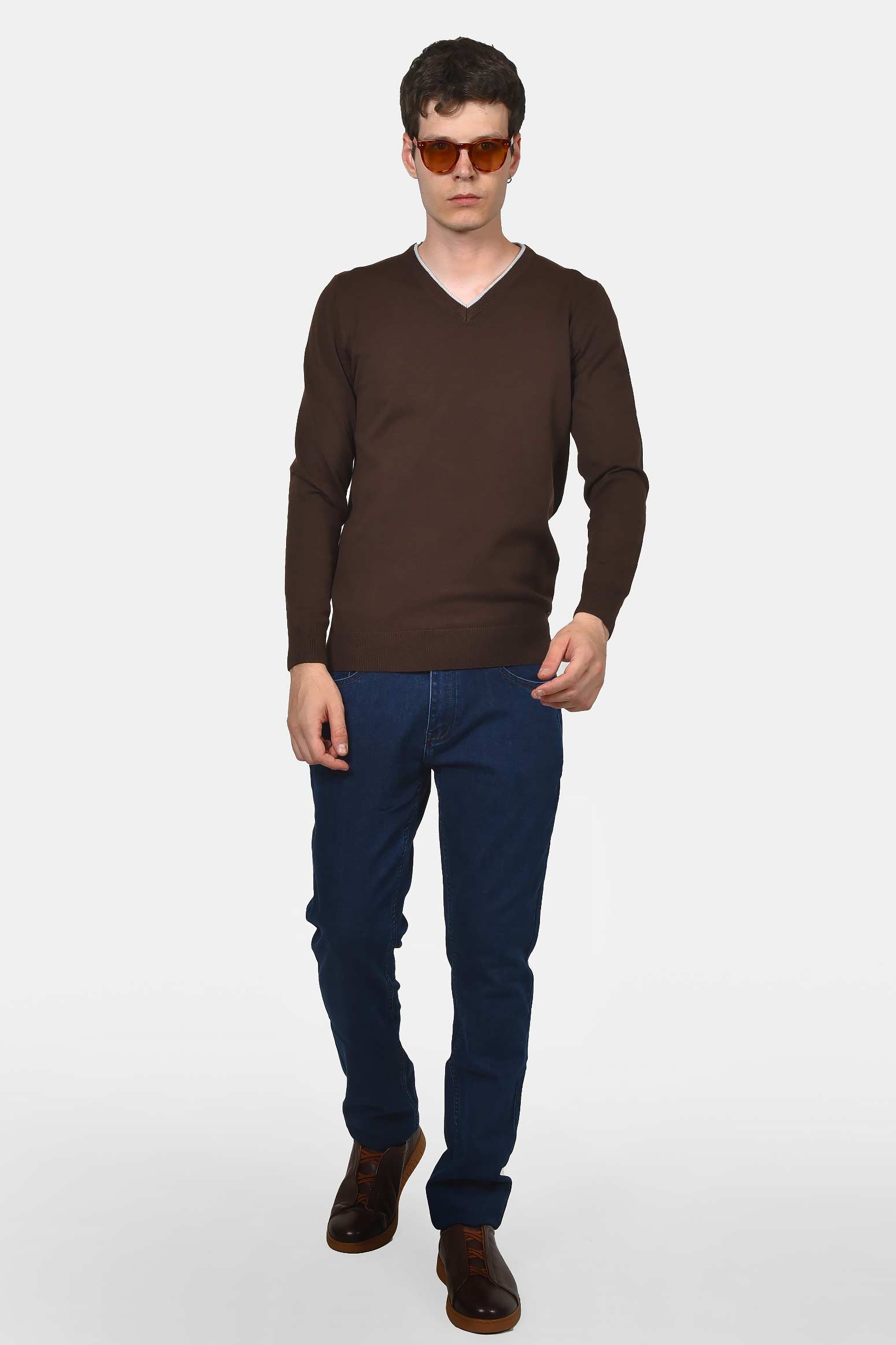 ανδρικό-πουλόβερ-normal-fit-με-λαιμόκοψη-v