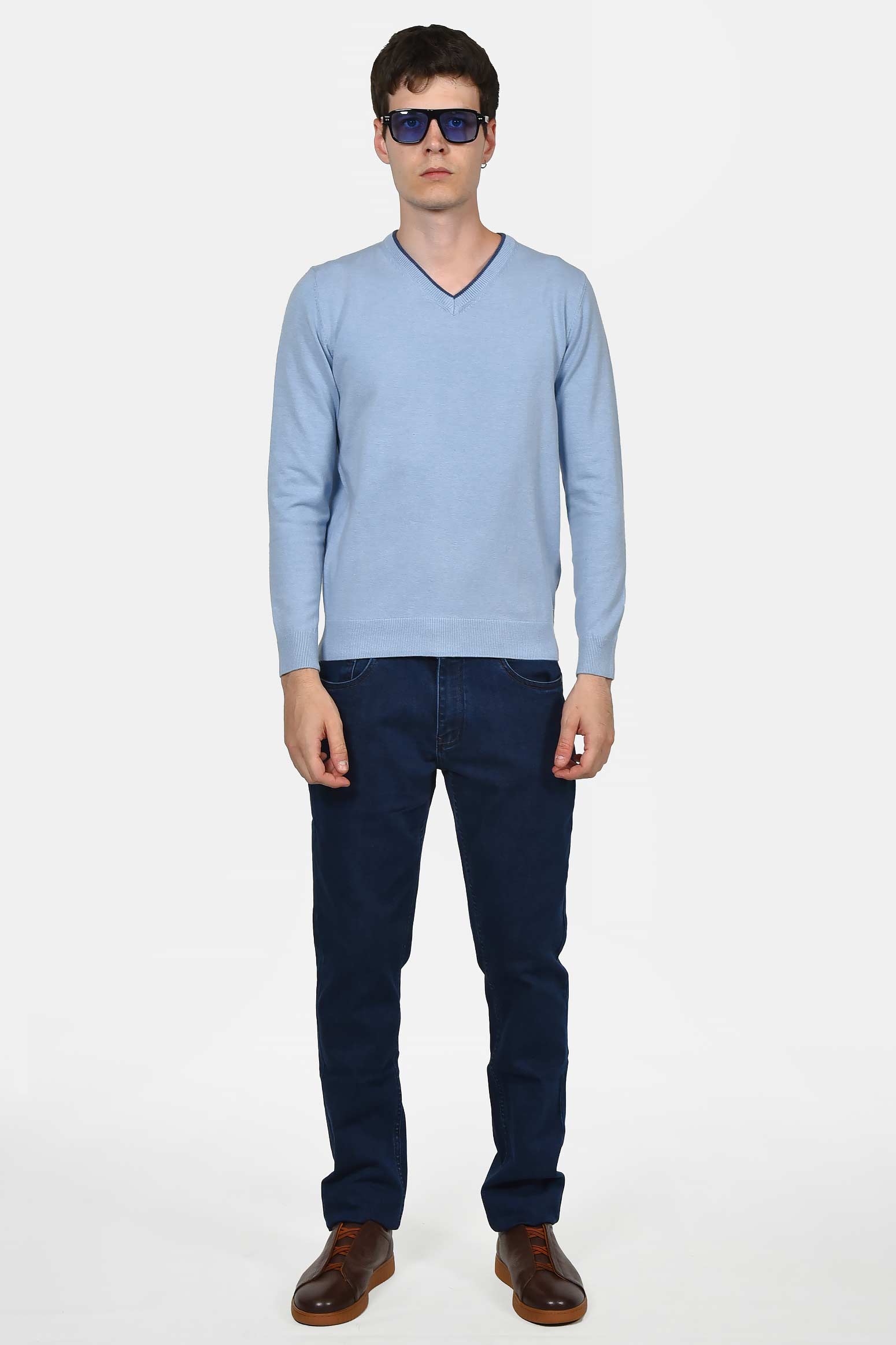 ανδρικό-πουλόβερ-normal-fit-με-λαιμόκοψη-v