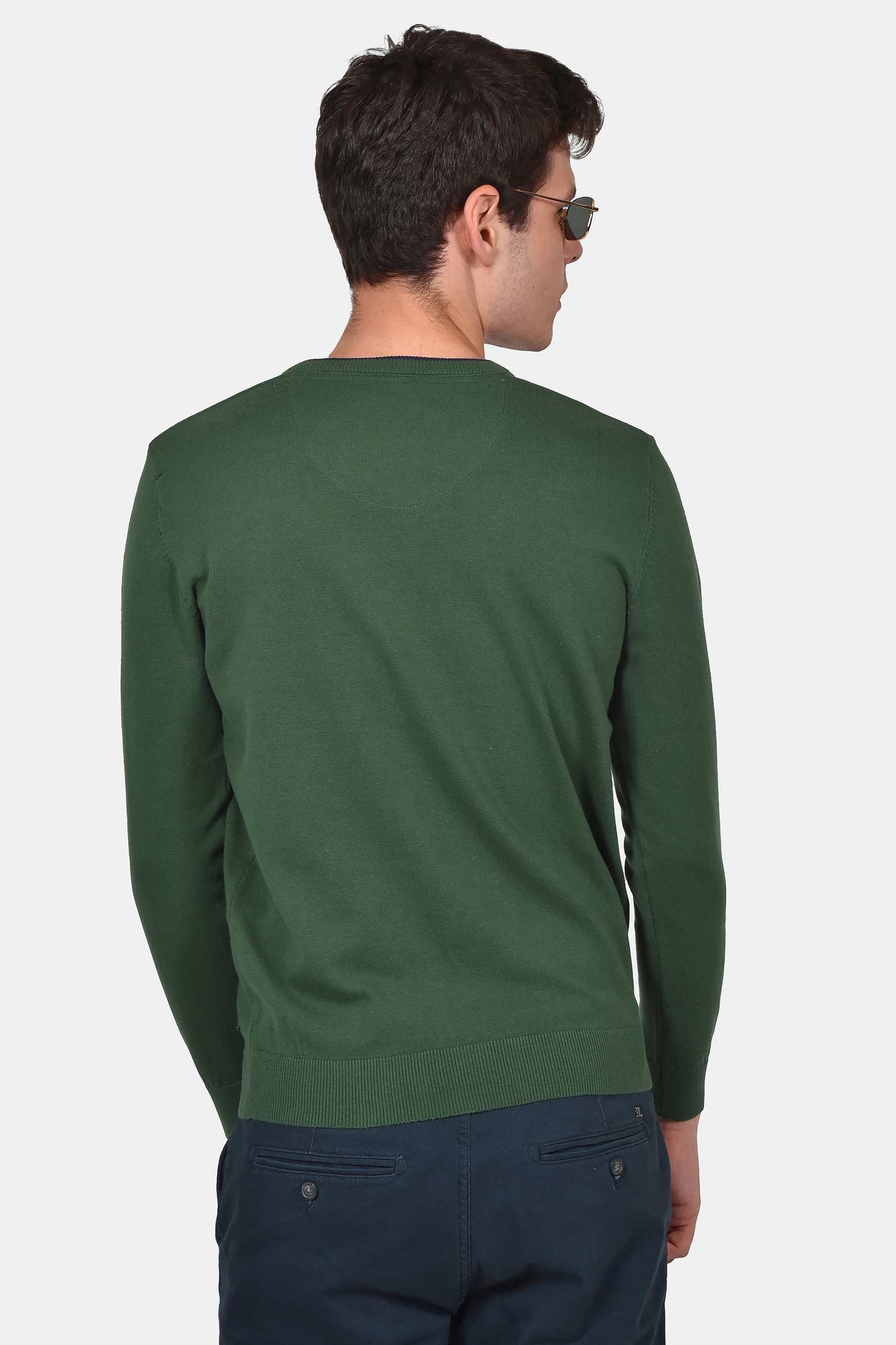 ανδρικό-πουλόβερ-normal-fit-με-λαιμόκοψη-v