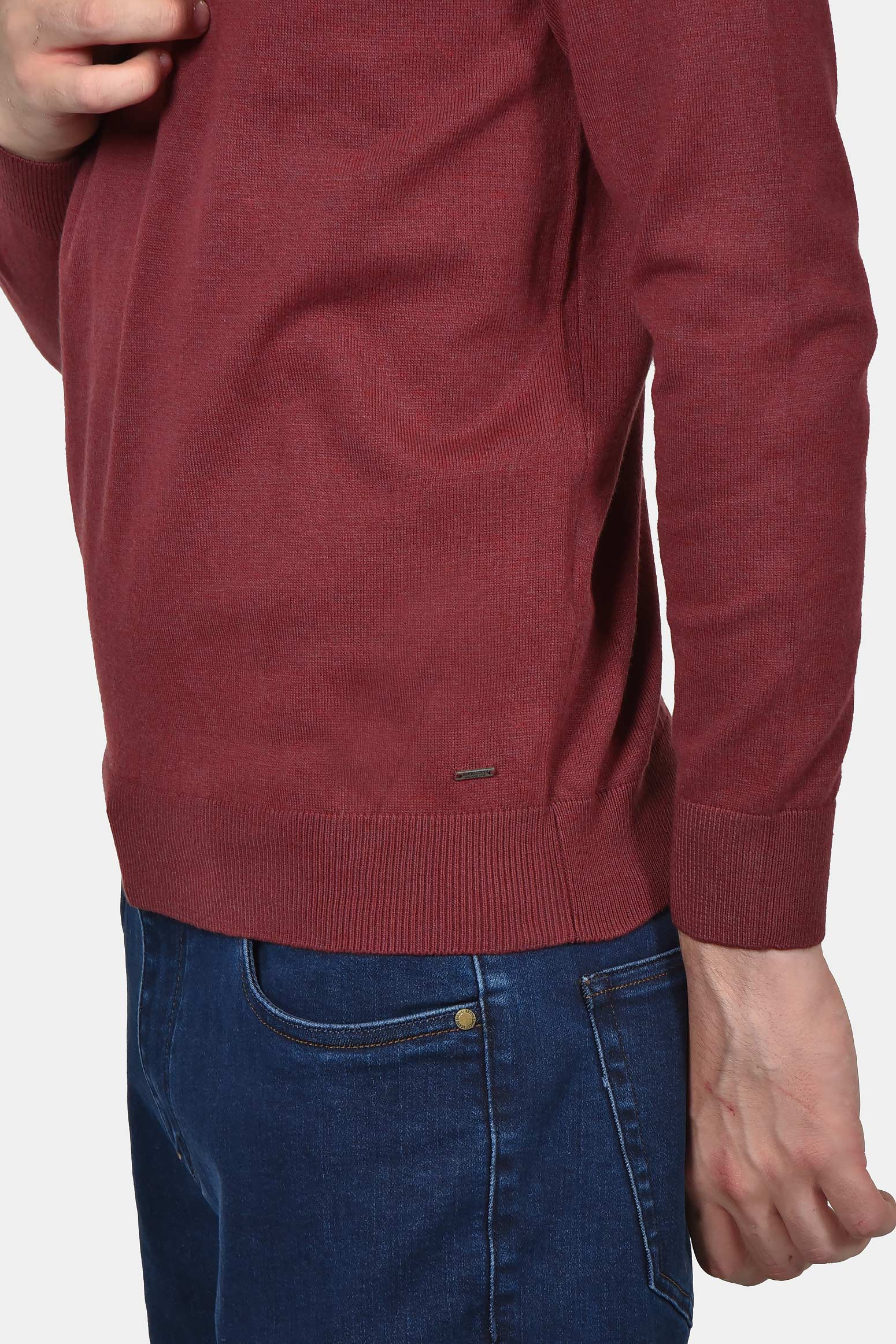 ανδρικό-πουλόβερ-normal-fit-με-λαιμόκοψη-v