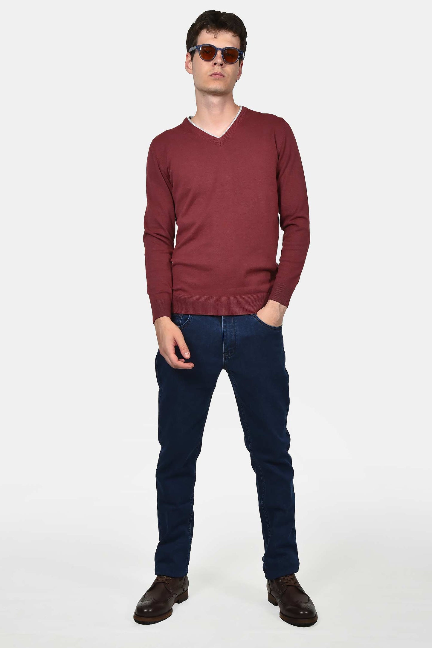 ανδρικό-πουλόβερ-normal-fit-με-λαιμόκοψη-v
