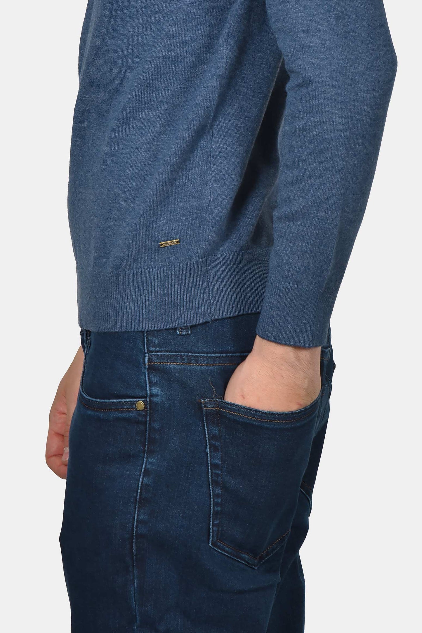 ανδρικό-πουλόβερ-normal-fit-με-λαιμόκοψη-v