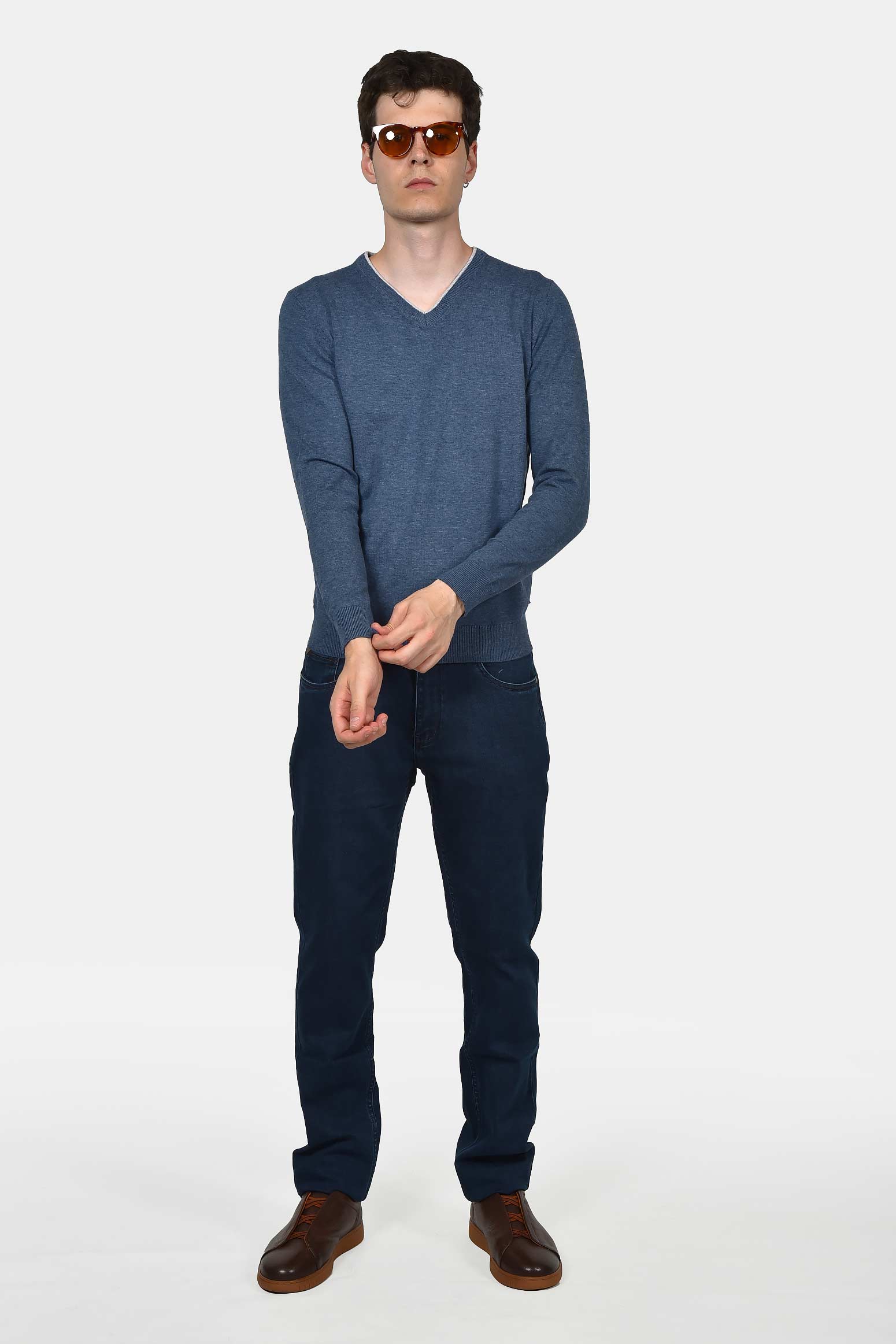 ανδρικό-πουλόβερ-normal-fit-με-λαιμόκοψη-v