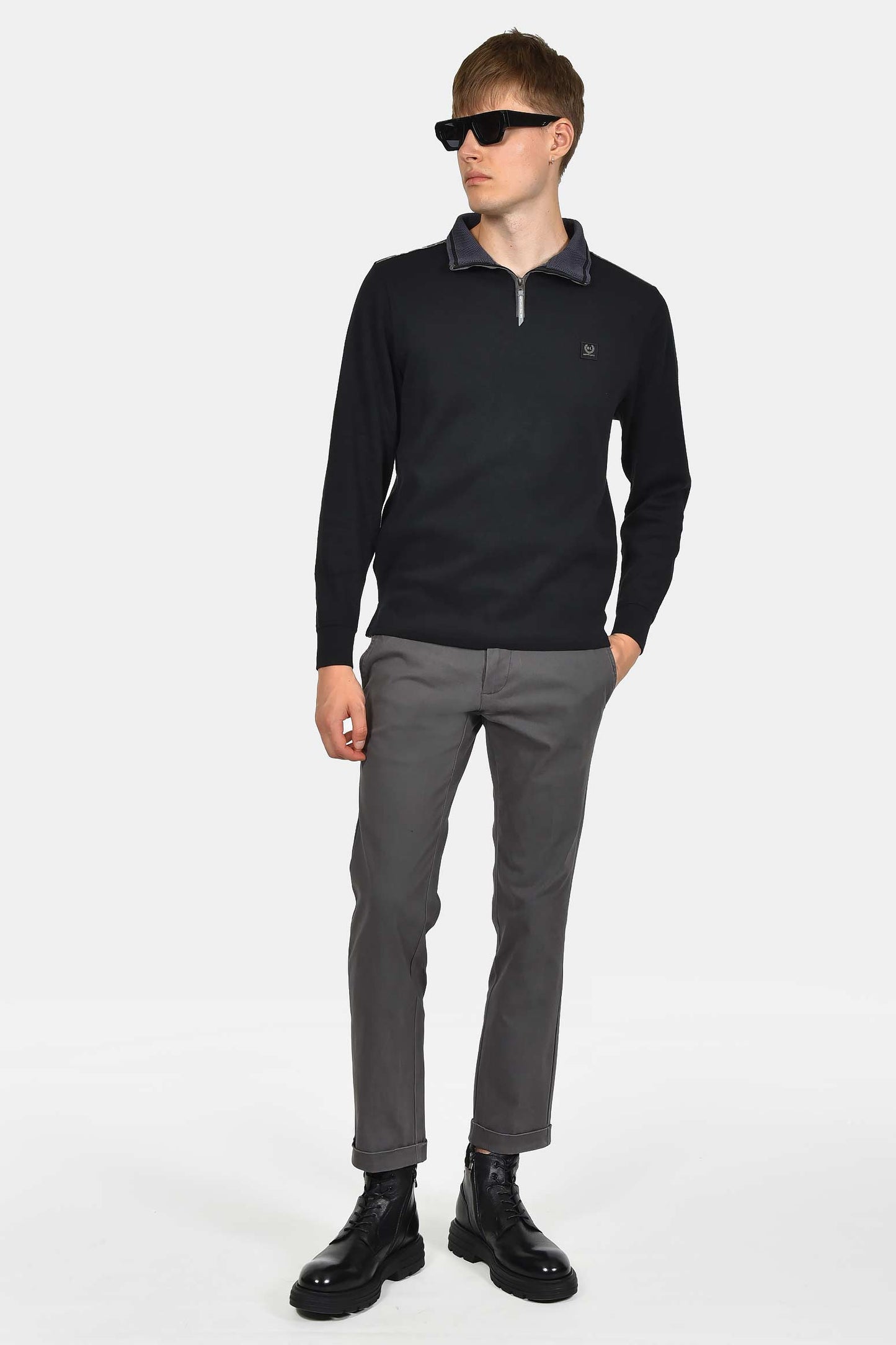 ανδρικό-φούτερ-half-zip-normal-fit-με-μοντέρνο-γιακά