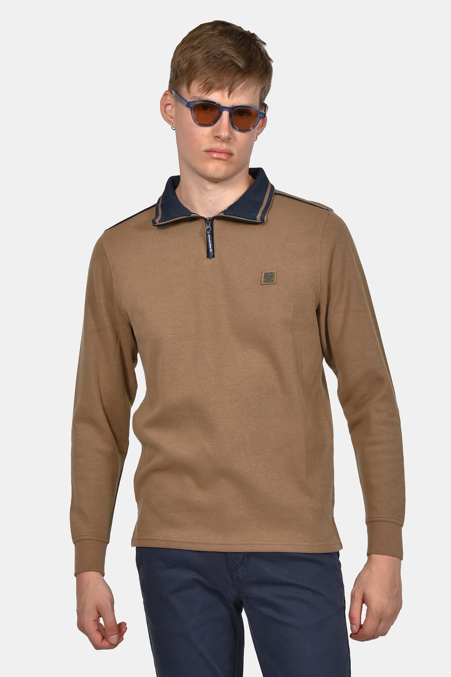 ανδρικό-φούτερ-half-zip-normal-fit-με-μοντέρνο-γιακά