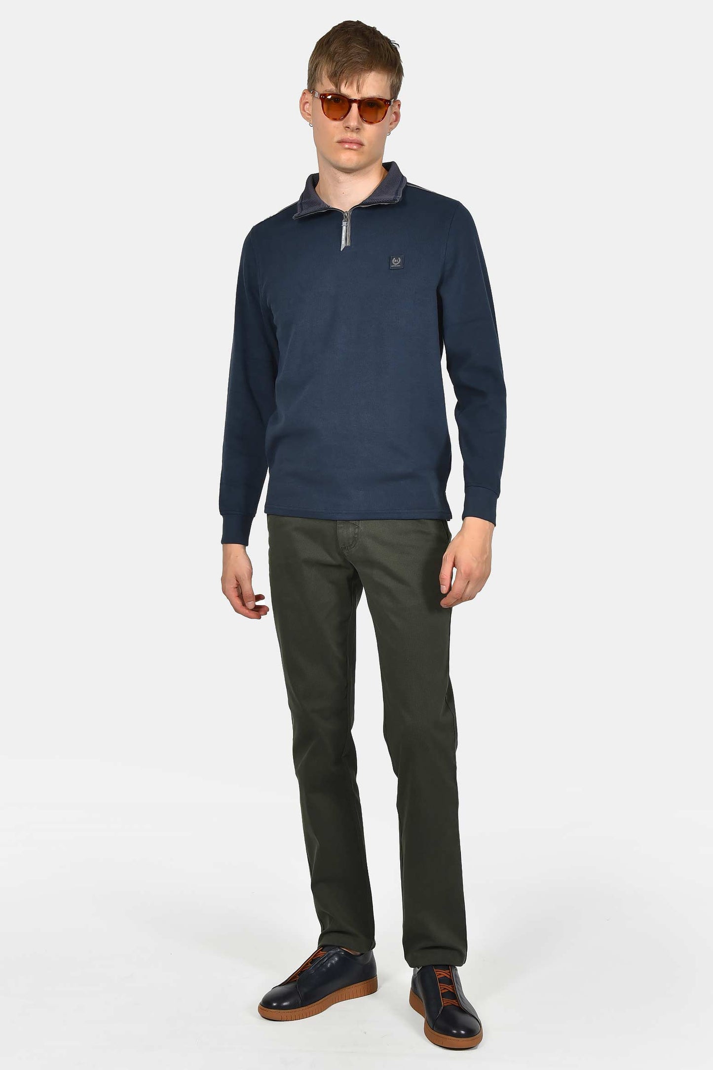 ανδρικό-φούτερ-half-zip-normal-fit-με-μοντέρνο-γιακά