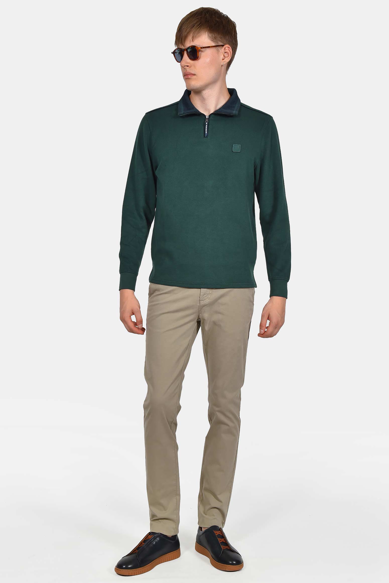 ανδρικό-φούτερ-half-zip-normal-fit-με-μοντέρνο-γιακά