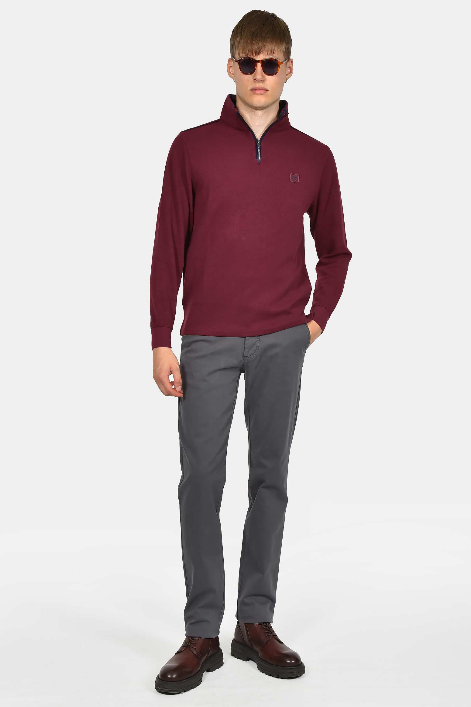 ανδρικό-φούτερ-half-zip-normal-fit-με-μοντέρνο-γιακά