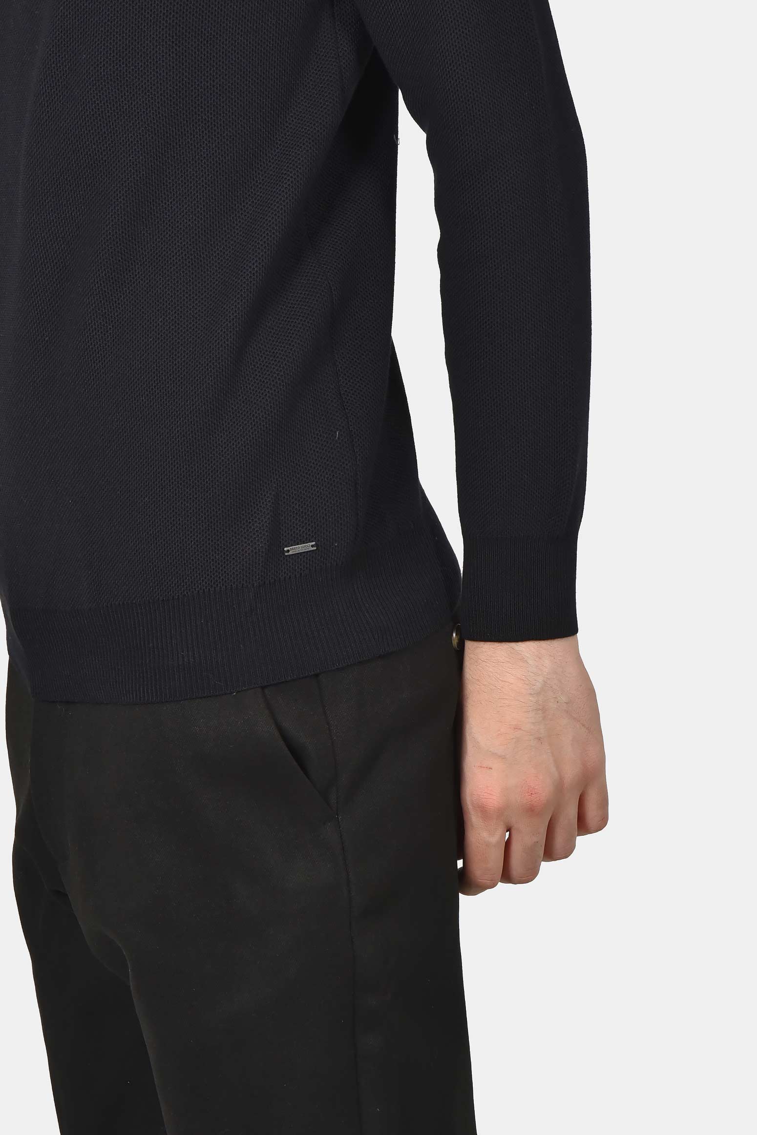 ανδρικό-πουλόβερ-normal-fit-με-στρογγυλή-λαιμόκοψη