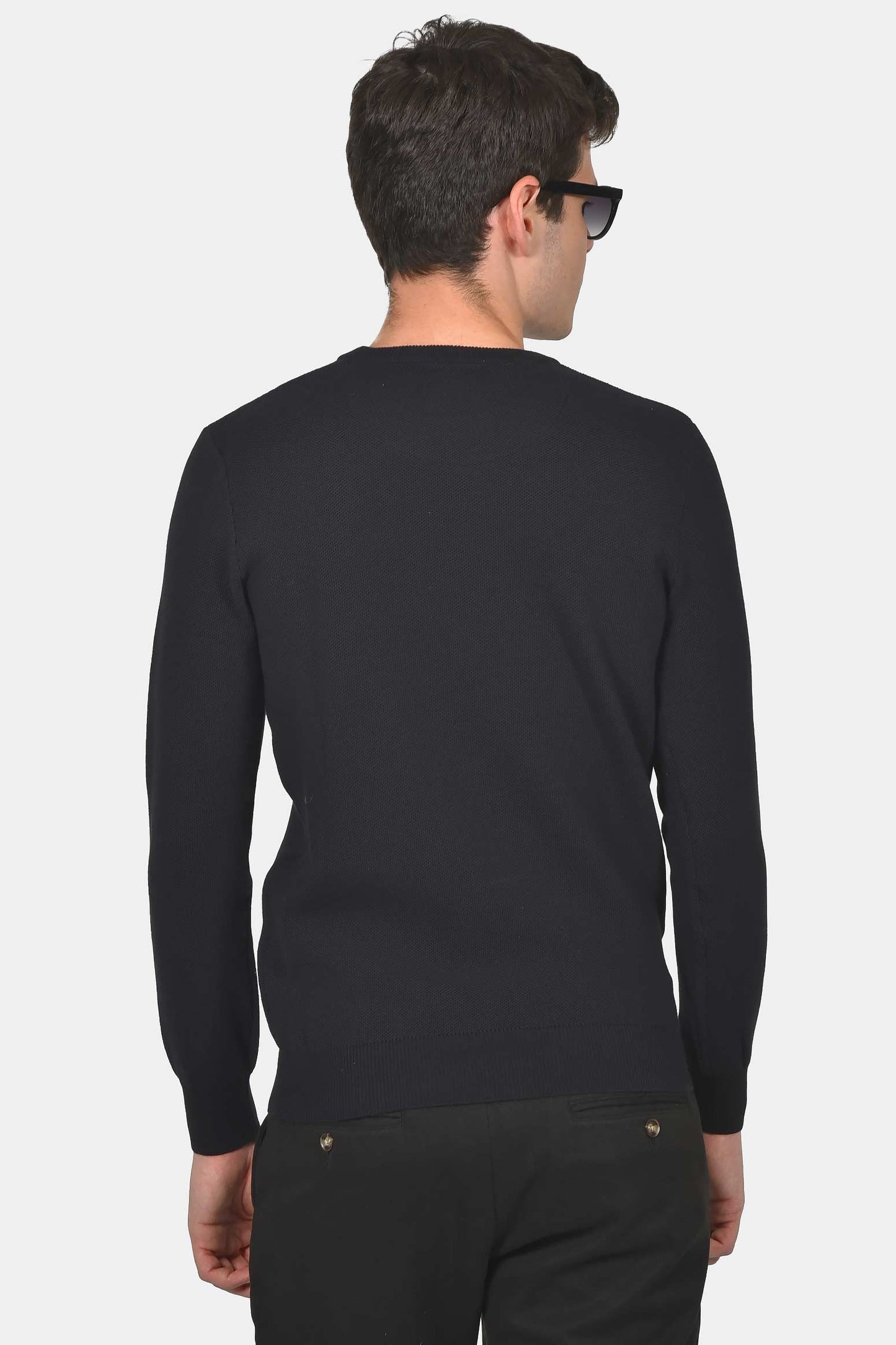 ανδρικό-πουλόβερ-normal-fit-με-στρογγυλή-λαιμόκοψη