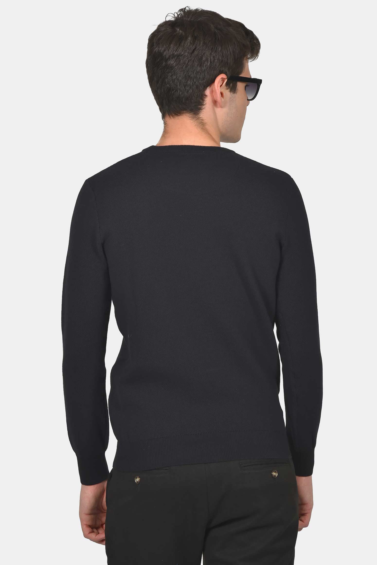 ανδρικό-πουλόβερ-normal-fit-με-στρογγυλή-λαιμόκοψη