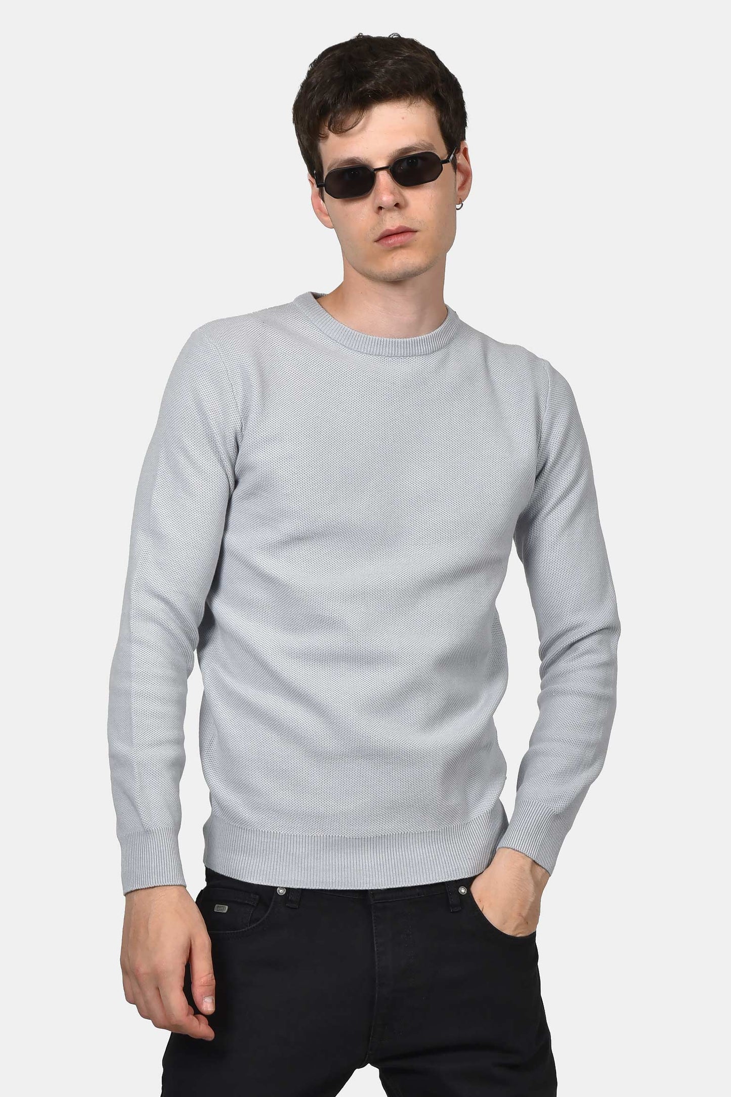 ανδρικό-πουλόβερ-normal-fit-με-στρογγυλή-λαιμόκοψη