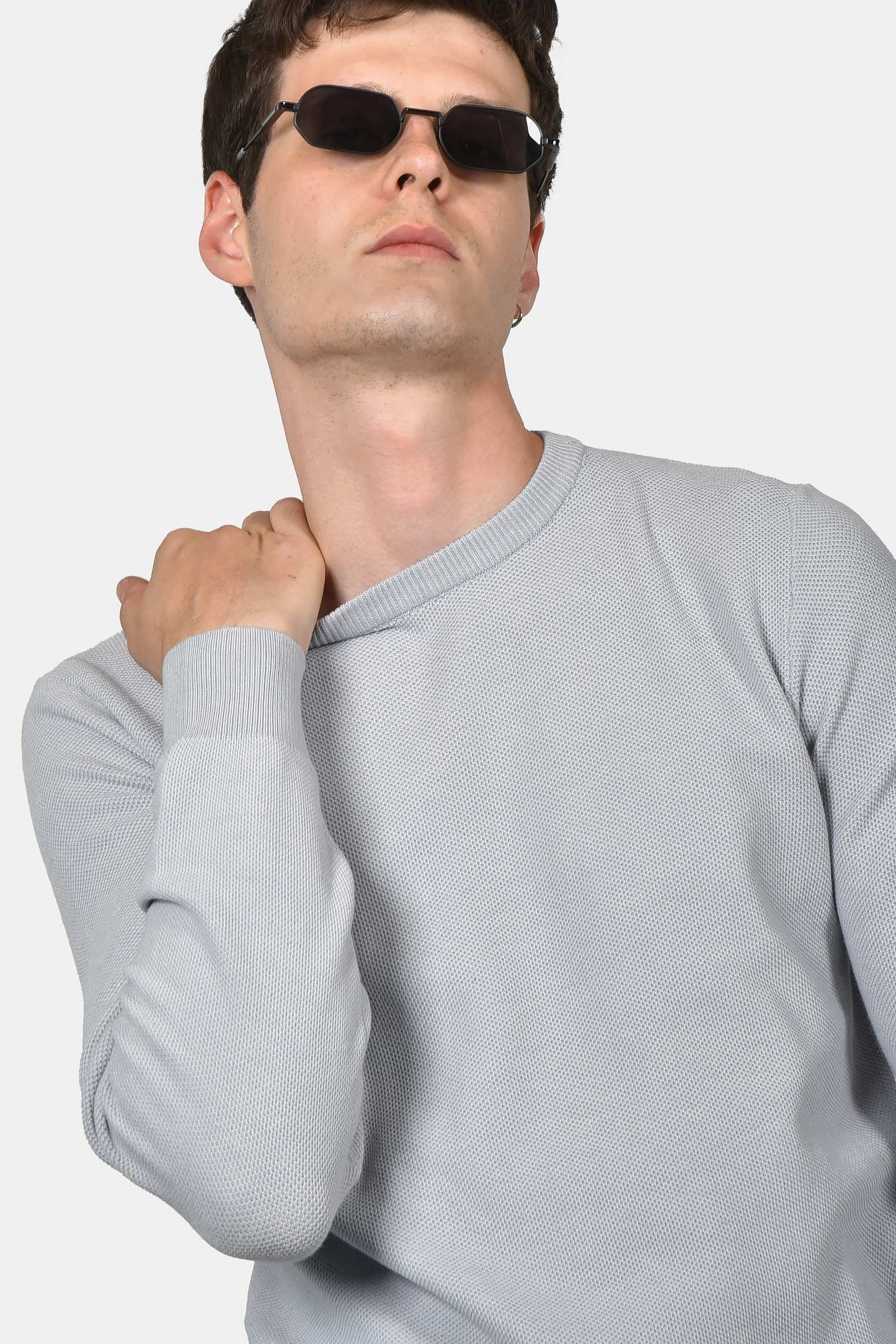 ανδρικό-πουλόβερ-normal-fit-με-στρογγυλή-λαιμόκοψη