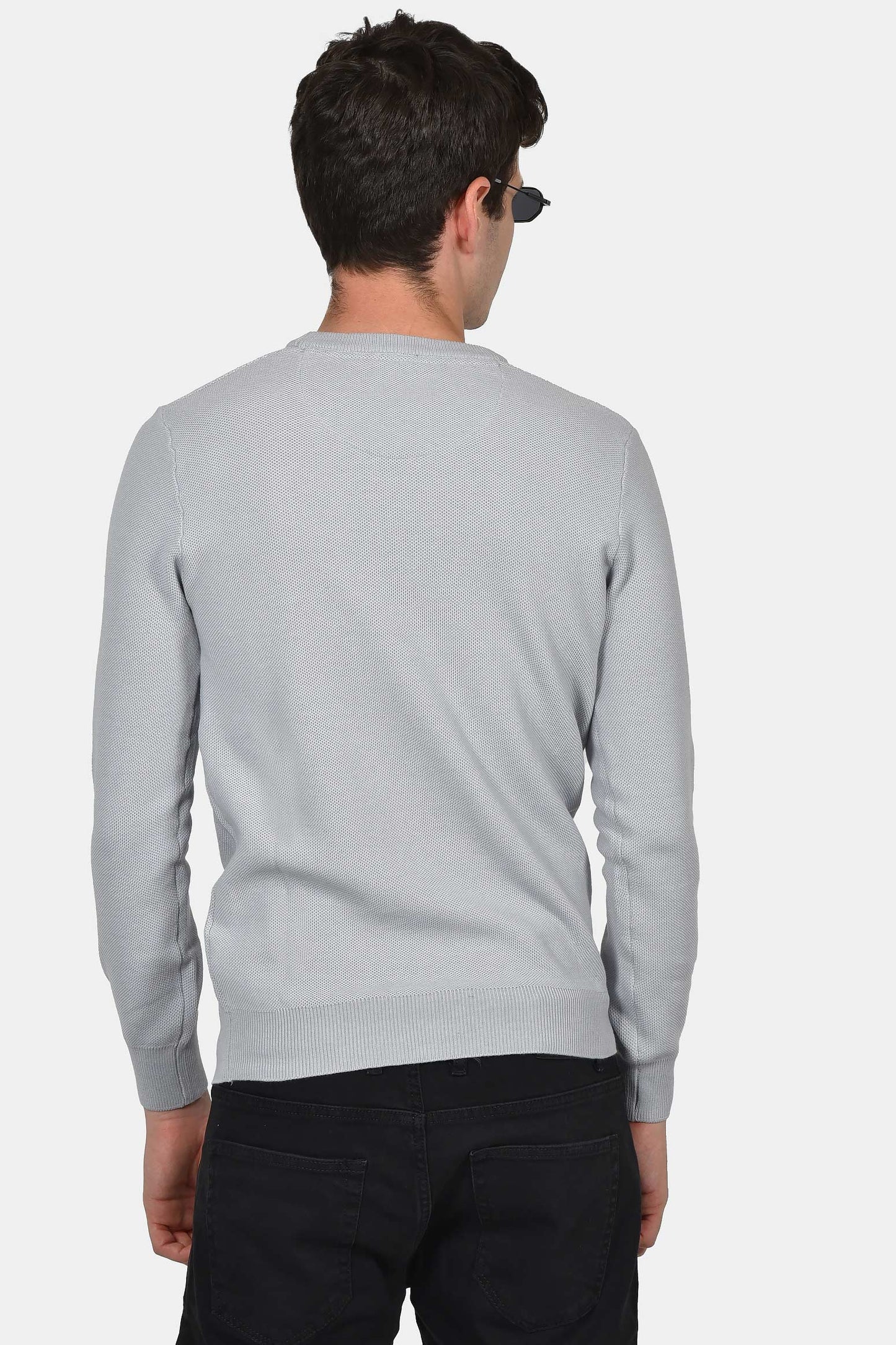 ανδρικό-πουλόβερ-normal-fit-με-στρογγυλή-λαιμόκοψη