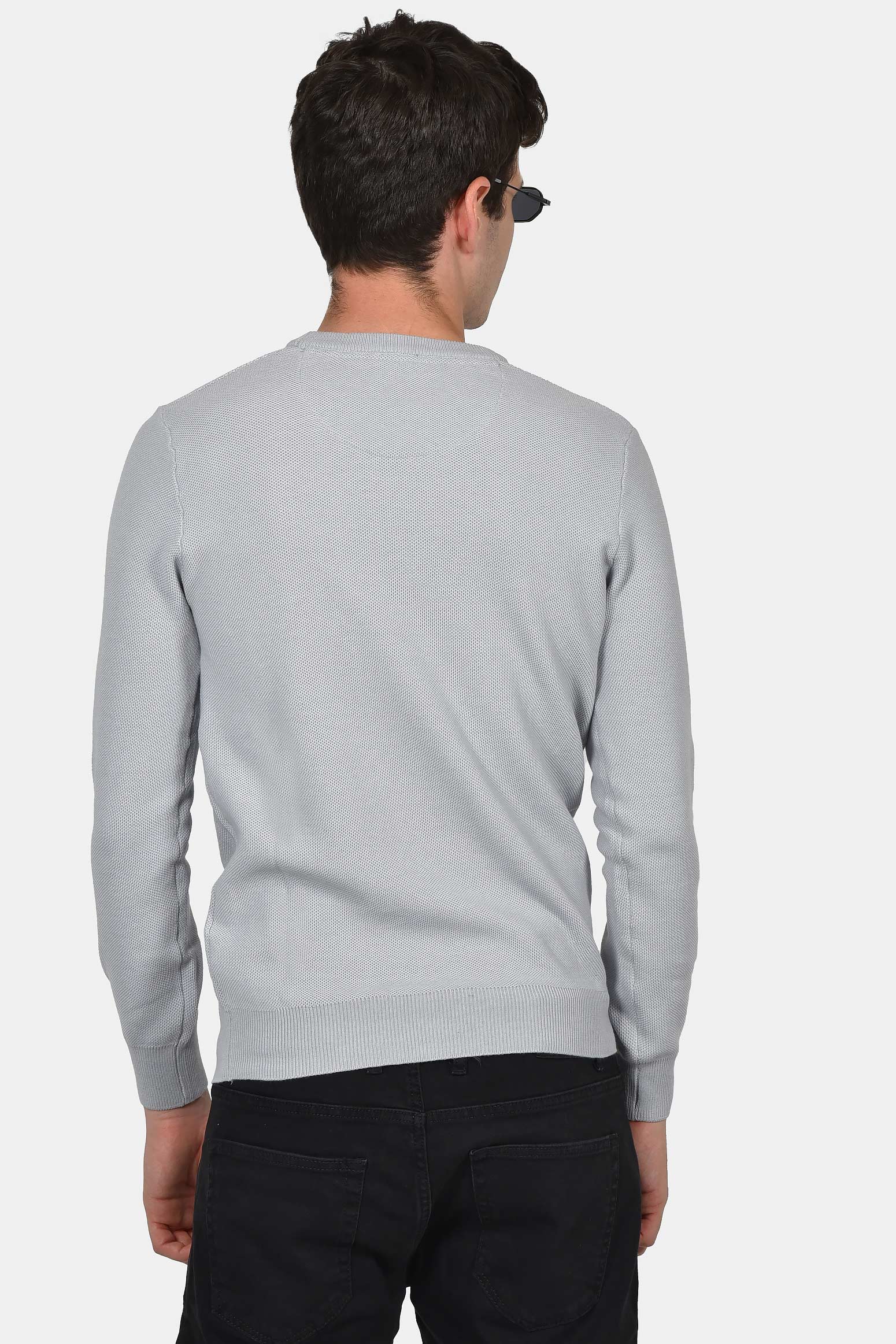 ανδρικό-πουλόβερ-normal-fit-με-στρογγυλή-λαιμόκοψη