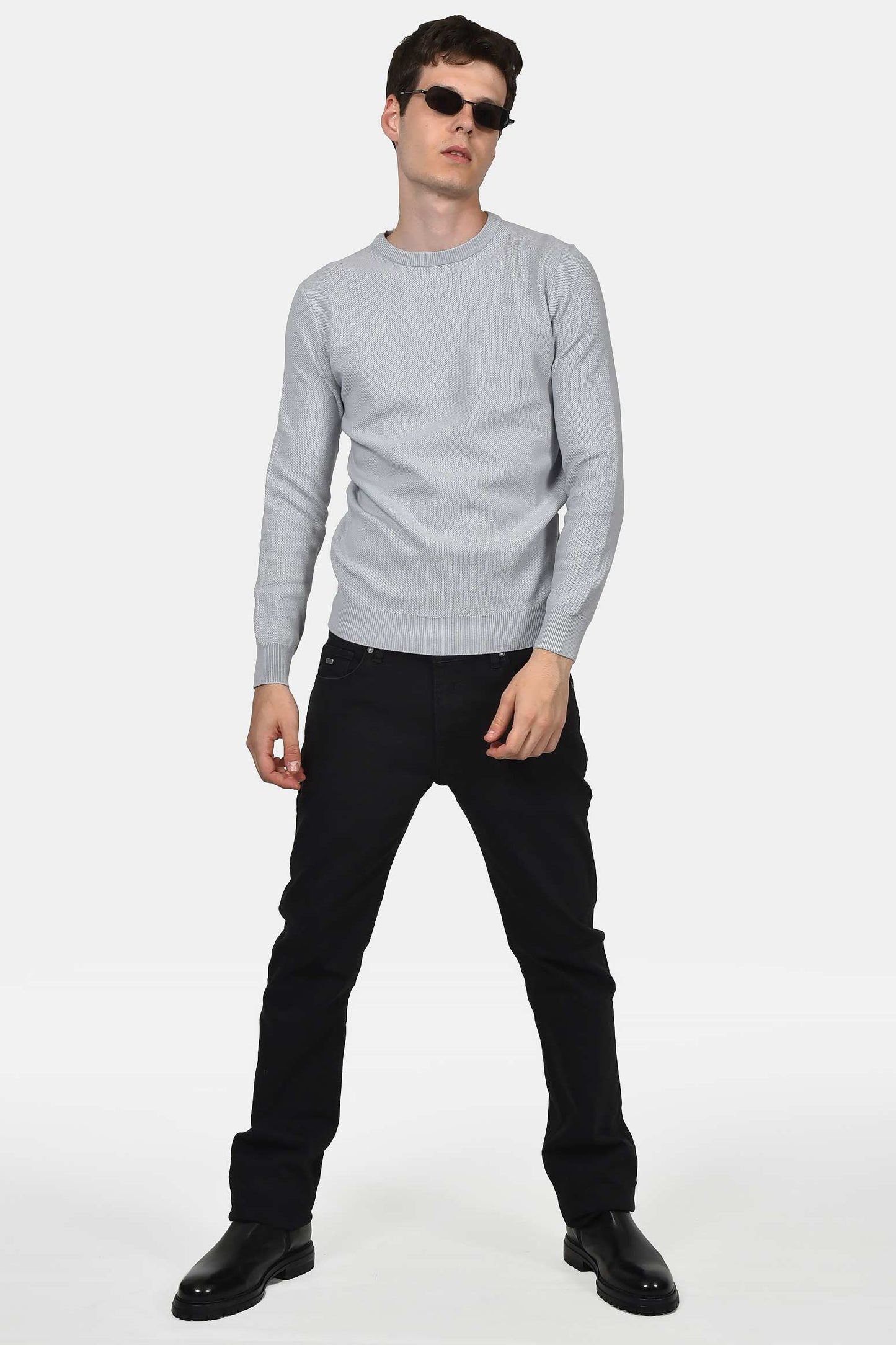 ανδρικό-πουλόβερ-normal-fit-με-στρογγυλή-λαιμόκοψη