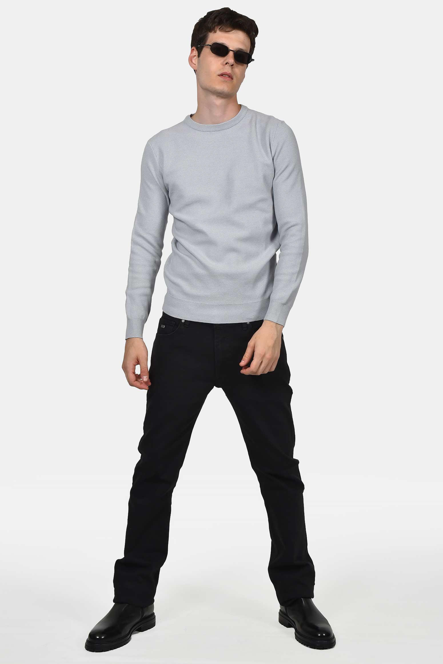 ανδρικό-πουλόβερ-normal-fit-με-στρογγυλή-λαιμόκοψη