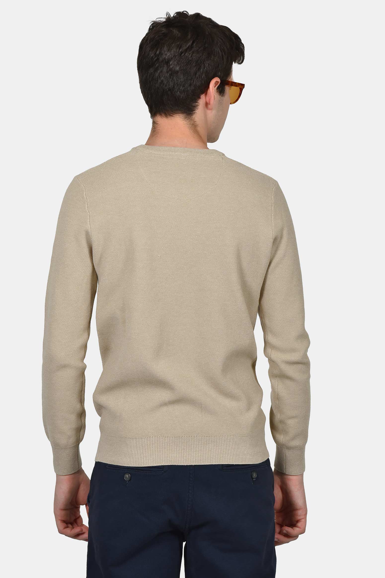 ανδρικό-πουλόβερ-normal-fit-με-στρογγυλή-λαιμόκοψη