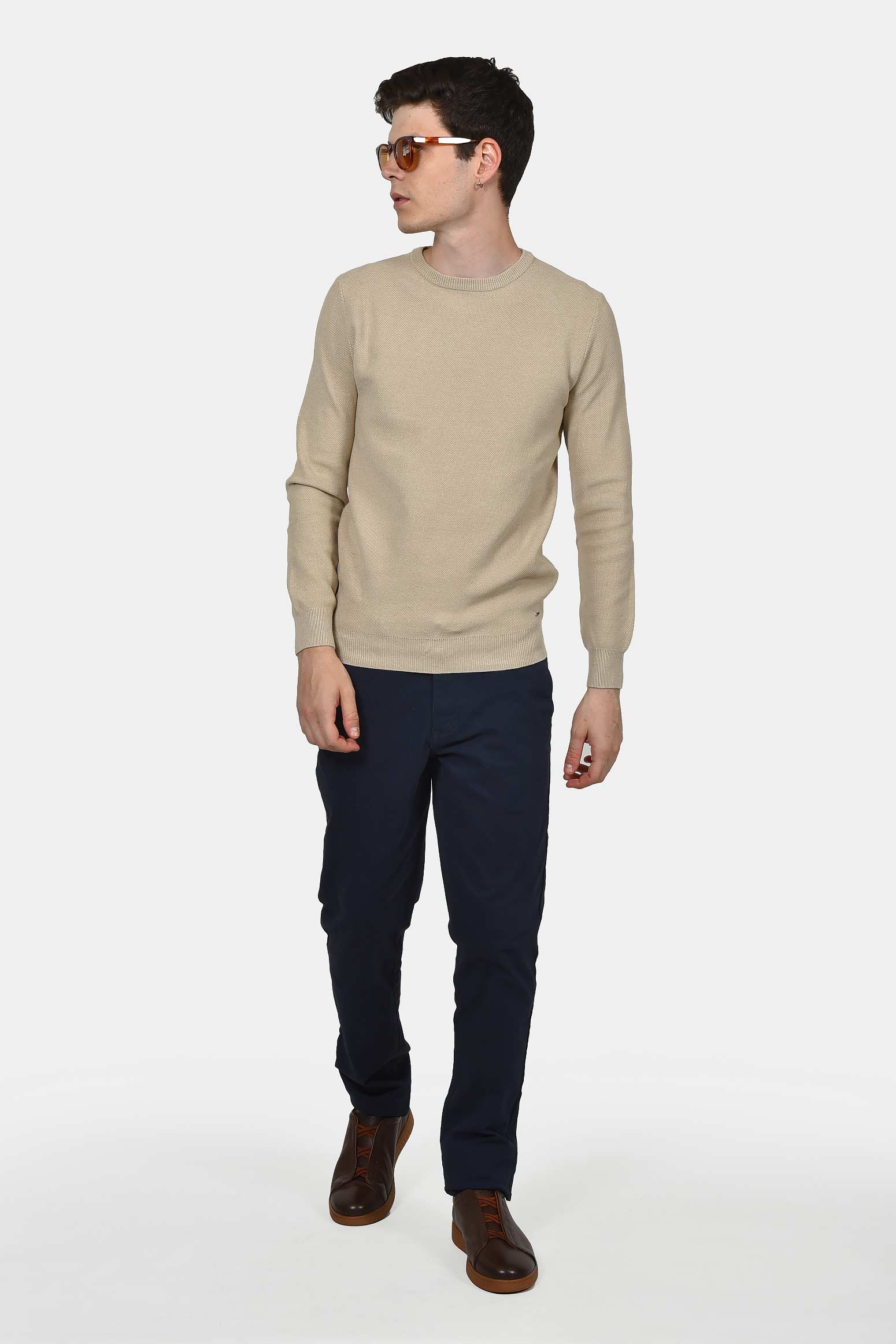 ανδρικό-πουλόβερ-normal-fit-με-στρογγυλή-λαιμόκοψη