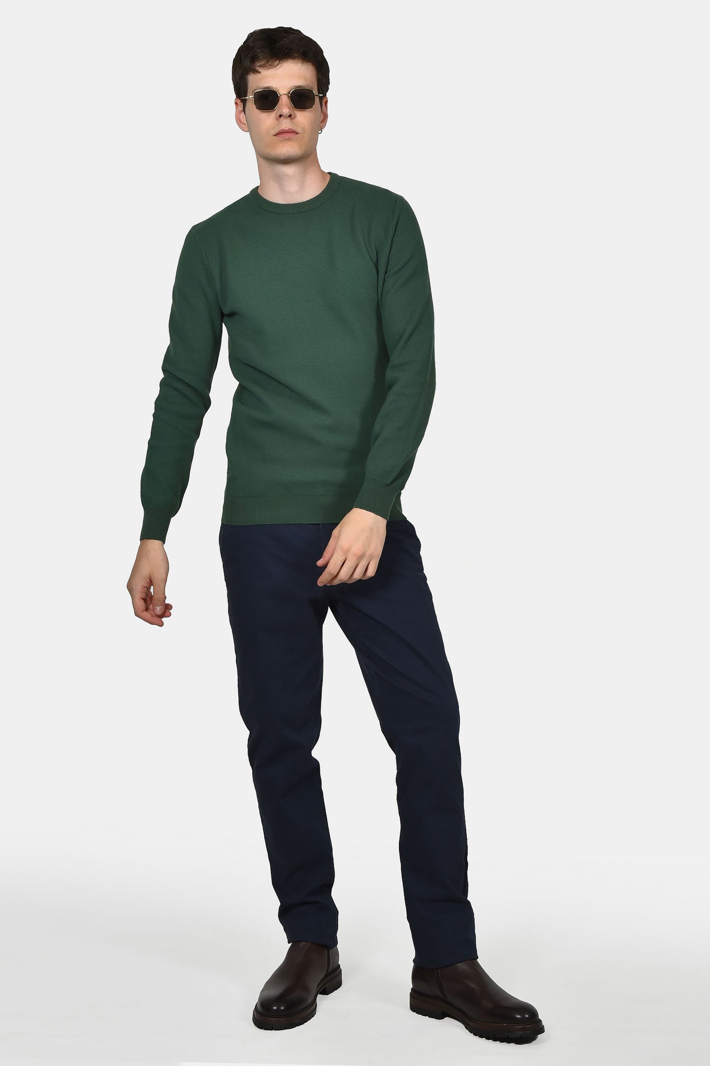 ανδρικό-πουλόβερ-normal-fit-με-στρογγυλή-λαιμόκοψη
