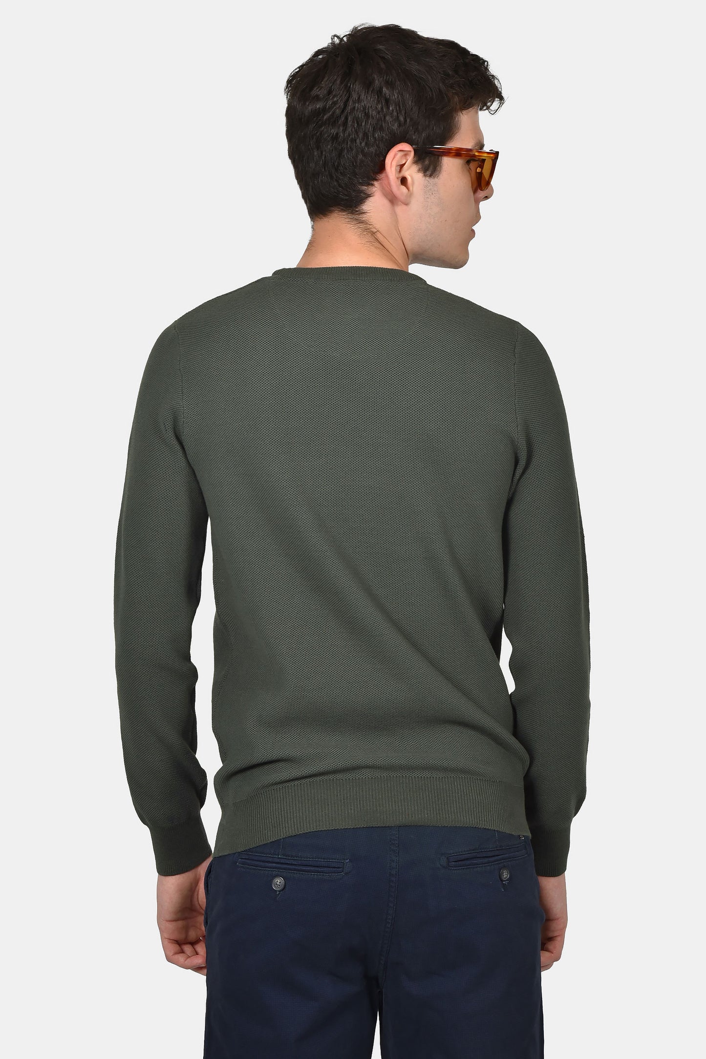 ανδρικό-πουλόβερ-normal-fit-με-στρογγυλή-λαιμόκοψη