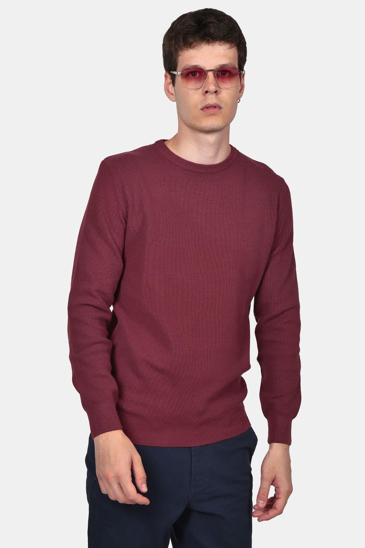 ανδρικό-πουλόβερ-normal-fit-με-στρογγυλή-λαιμόκοψη