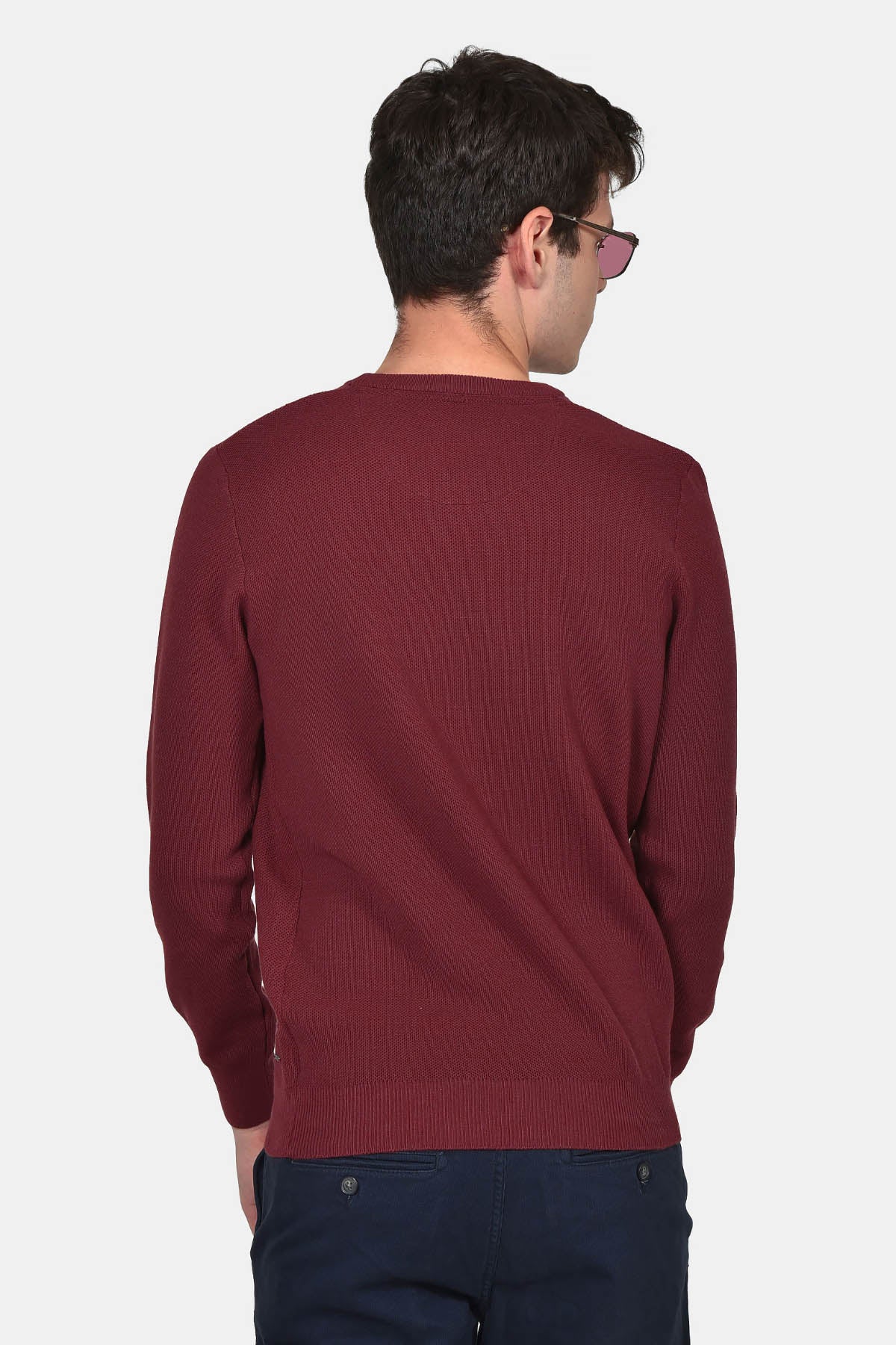 ανδρικό-πουλόβερ-normal-fit-με-στρογγυλή-λαιμόκοψη