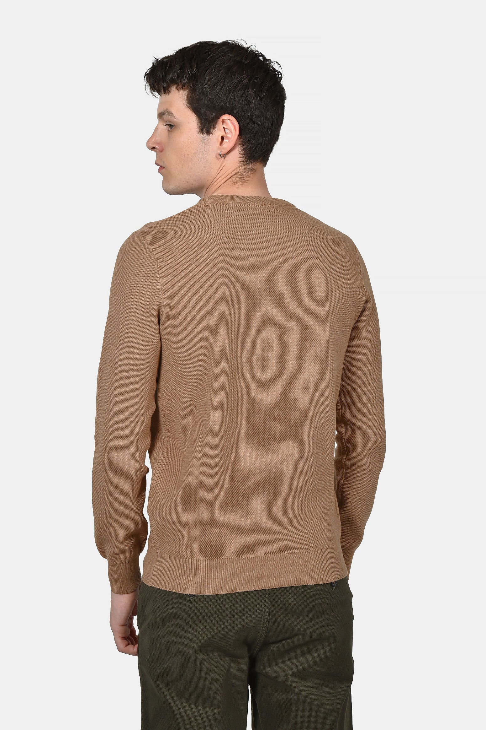 ανδρικό-πουλόβερ-normal-fit-με-στρογγυλή-λαιμόκοψη