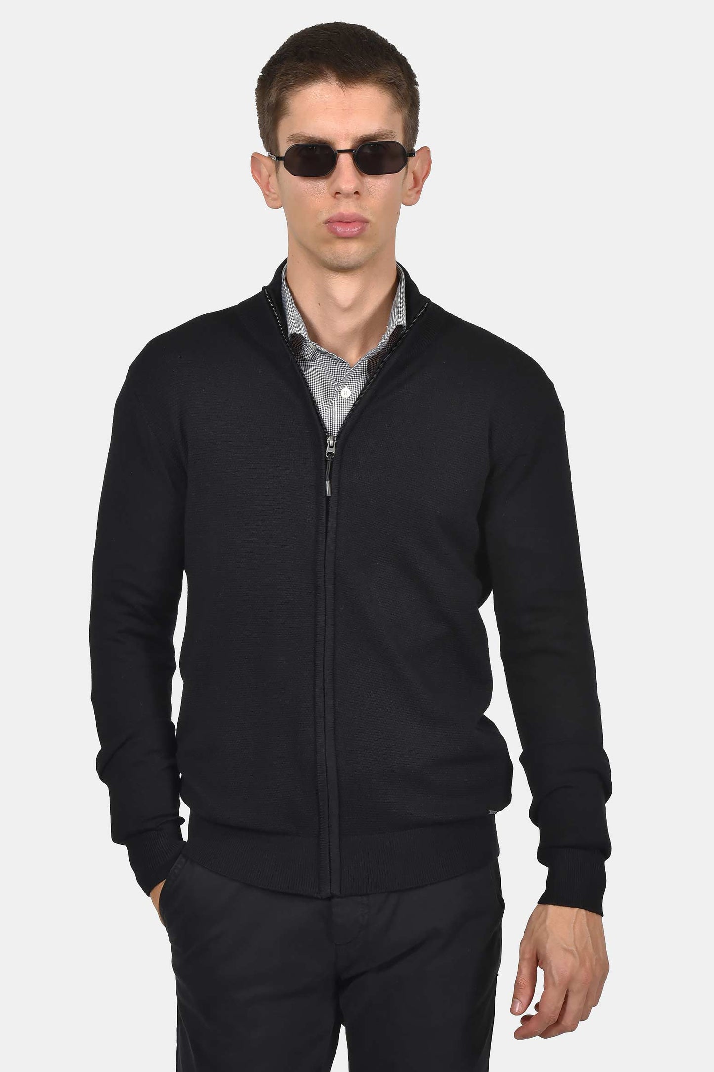 ανδρική-βαμβακερή-ζακέτα-με-φερμουάρ-και-πλαϊνές-τσέπες