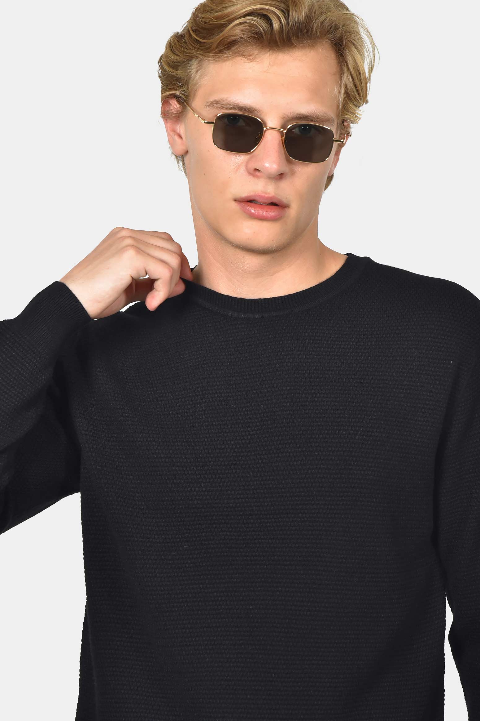 ανδρικό-βαμβακερό-πουλόβερ-σε-normal-fit