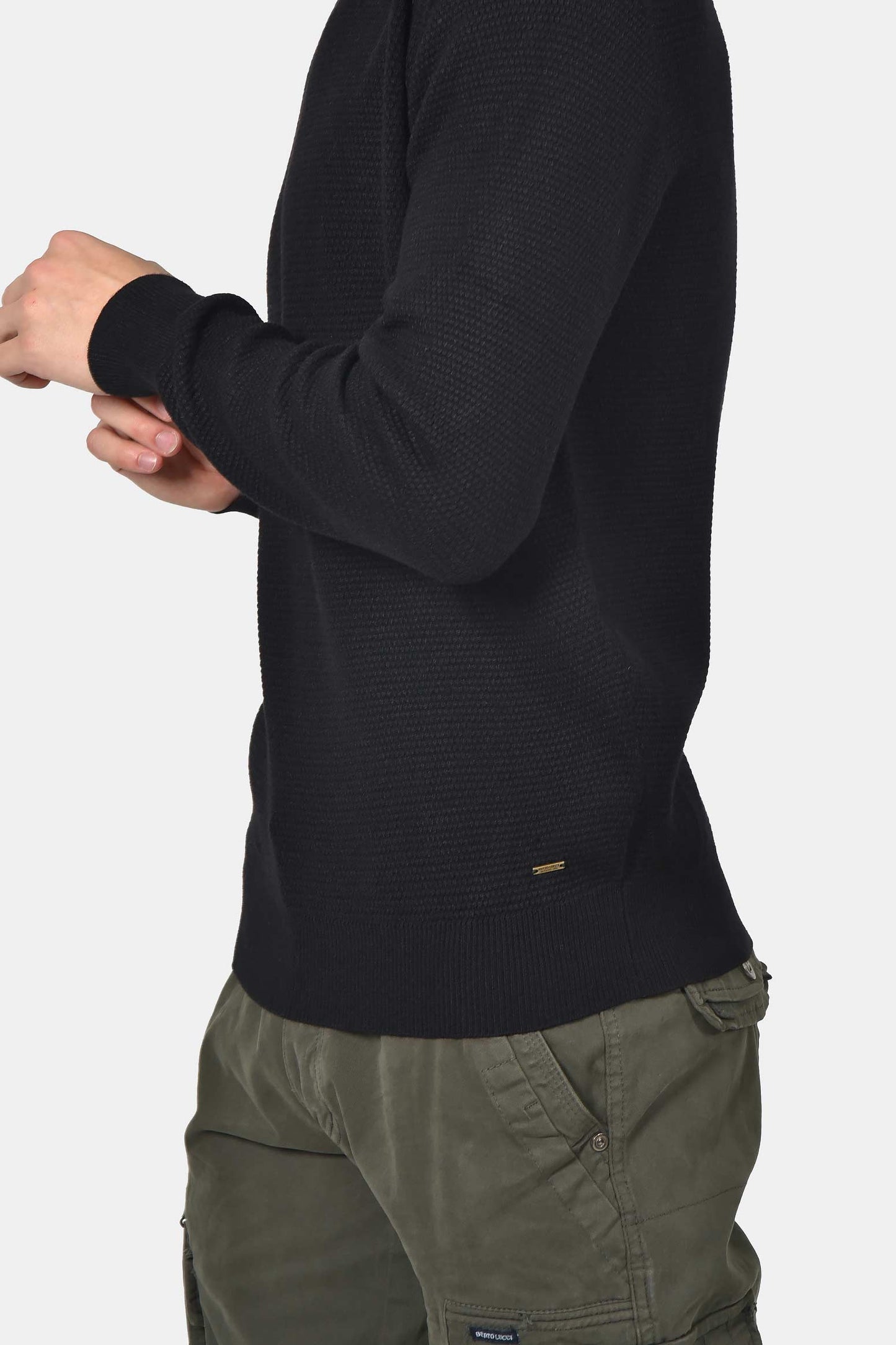 ανδρικό-βαμβακερό-πουλόβερ-σε-normal-fit