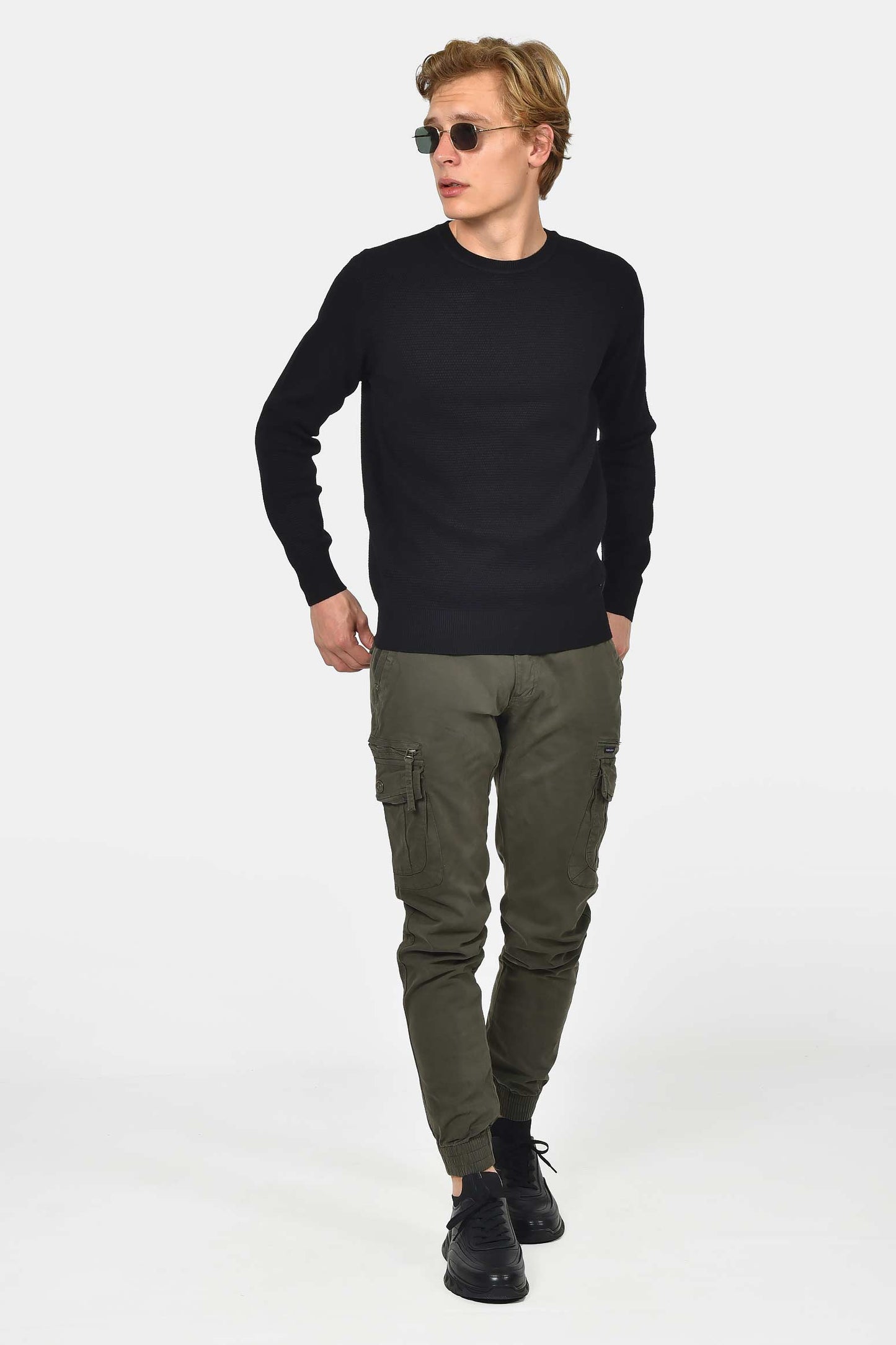 ανδρικό-βαμβακερό-πουλόβερ-σε-normal-fit