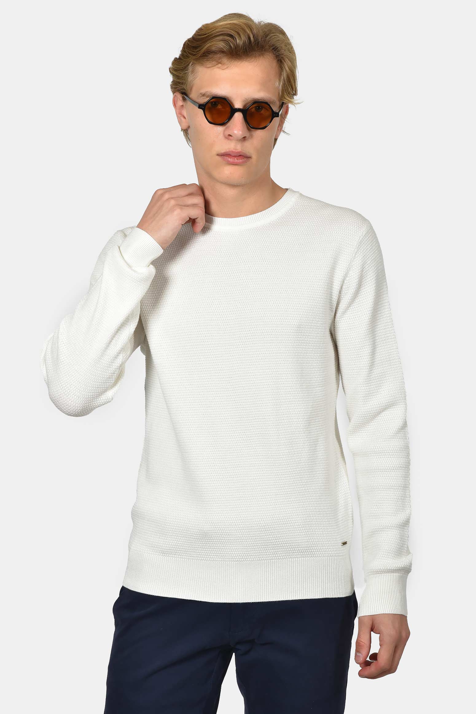 ανδρικό-βαμβακερό-πουλόβερ-σε-normal-fit