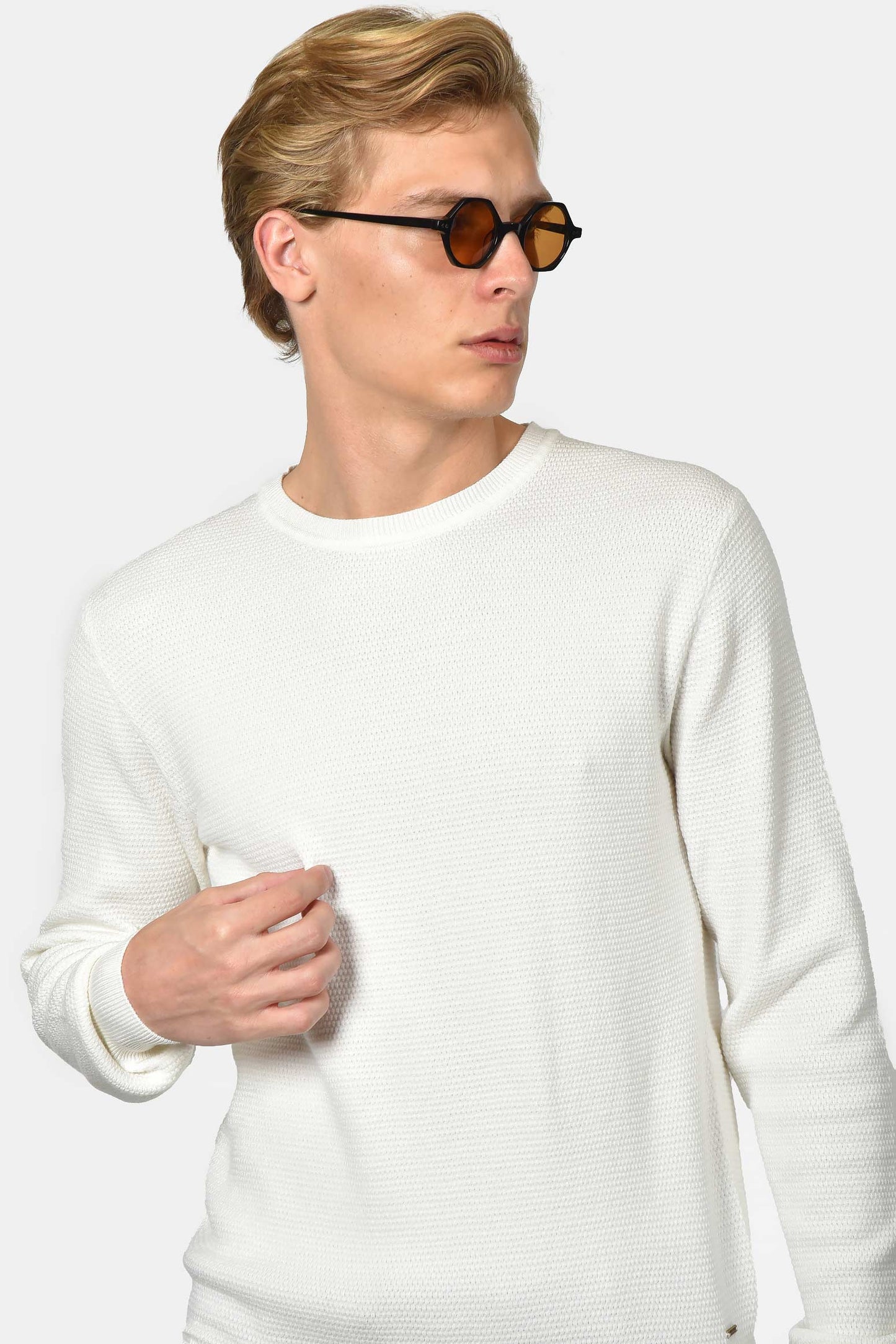 ανδρικό-βαμβακερό-πουλόβερ-σε-normal-fit