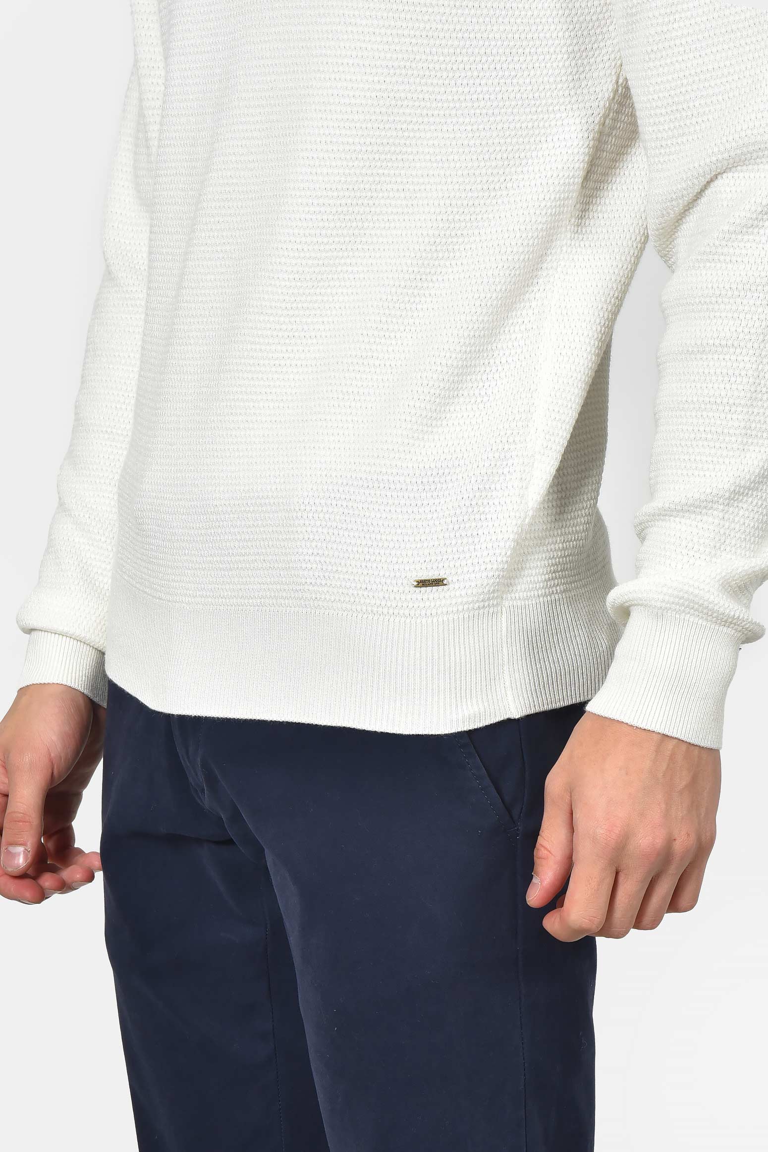 ανδρικό-βαμβακερό-πουλόβερ-σε-normal-fit