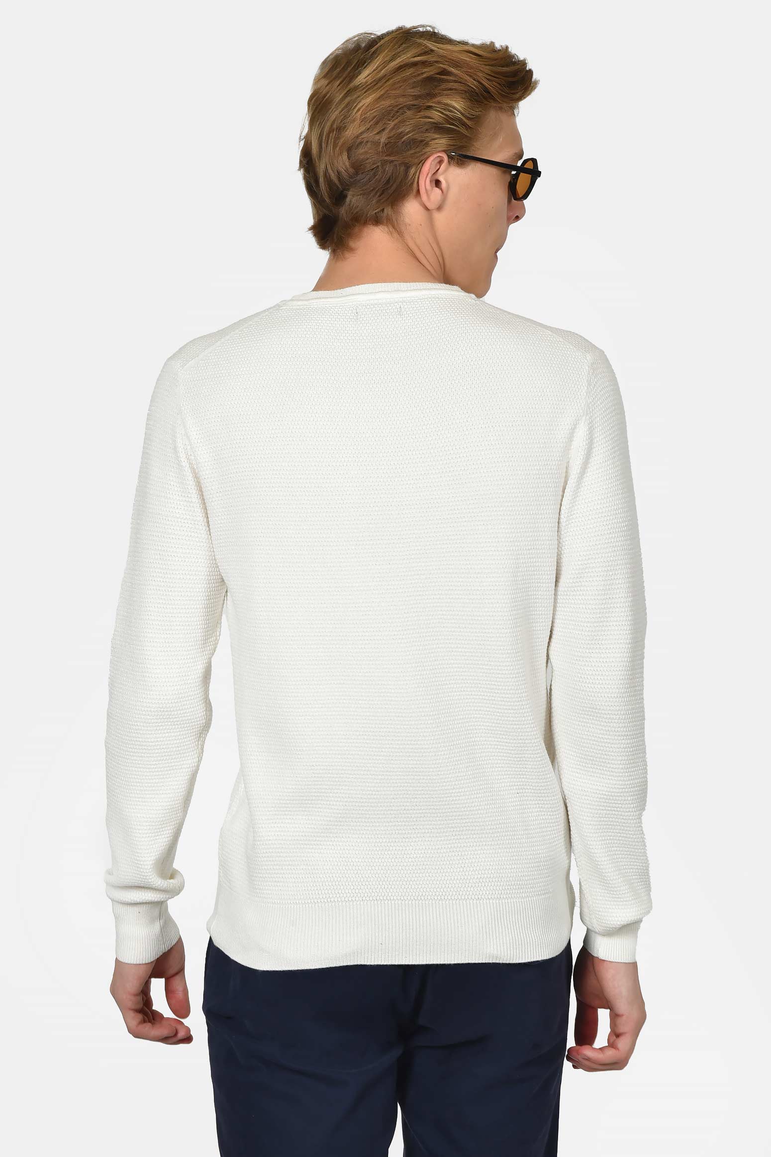 ανδρικό-βαμβακερό-πουλόβερ-σε-normal-fit