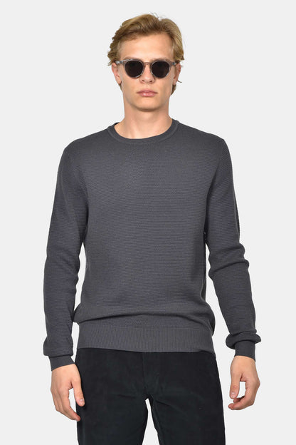 ανδρικό-βαμβακερό-πουλόβερ-σε-normal-fit