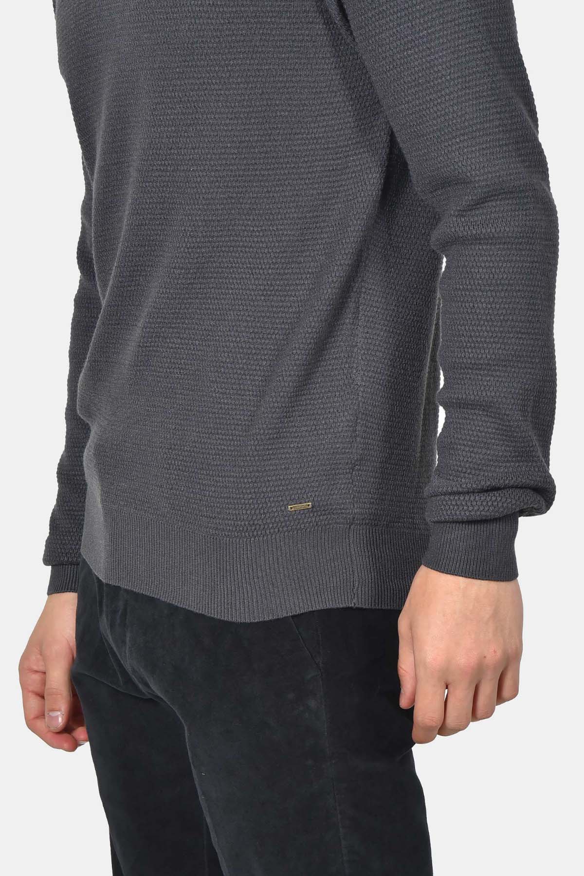 ανδρικό-βαμβακερό-πουλόβερ-σε-normal-fit