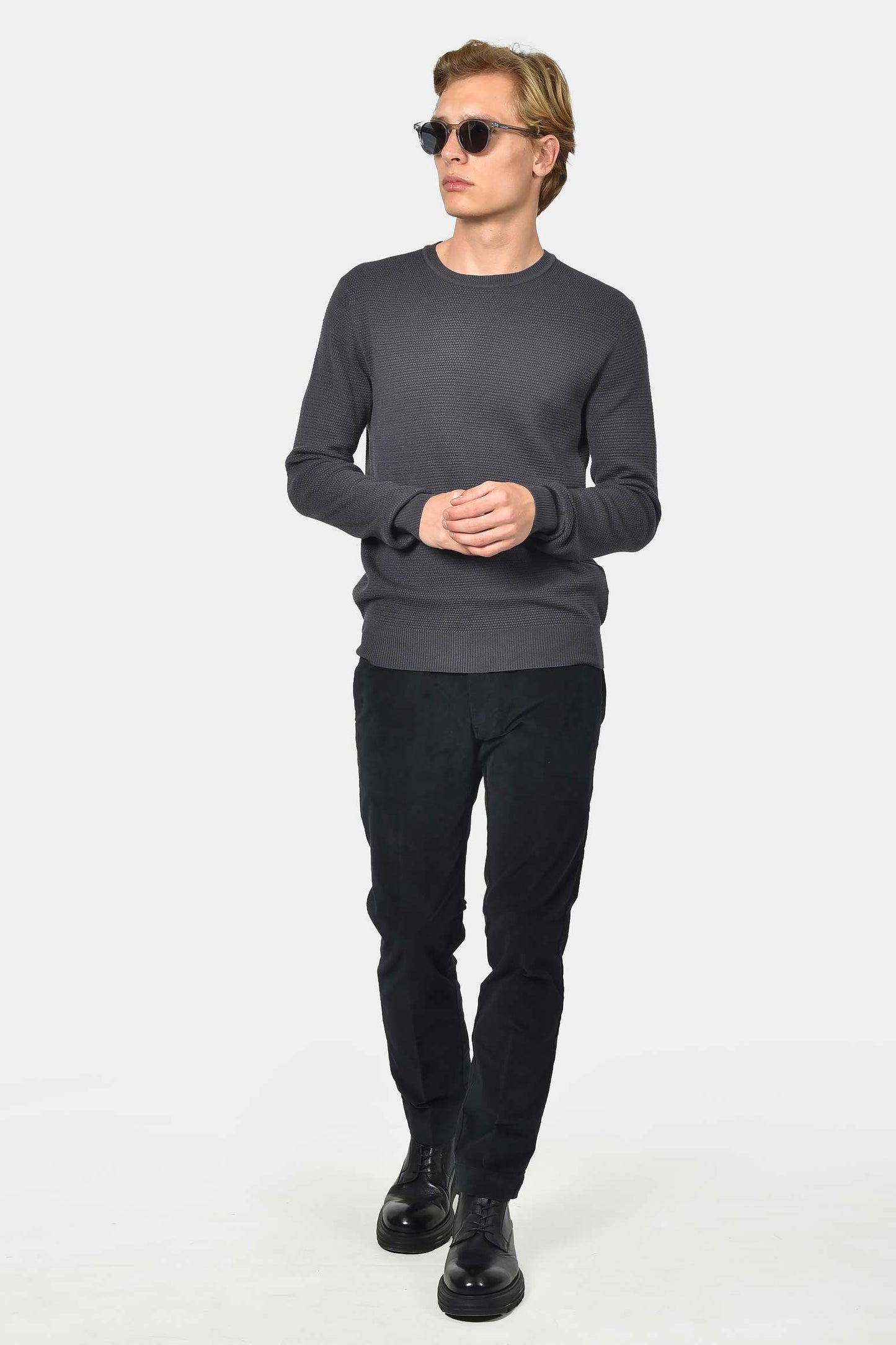 ανδρικό-βαμβακερό-πουλόβερ-σε-normal-fit