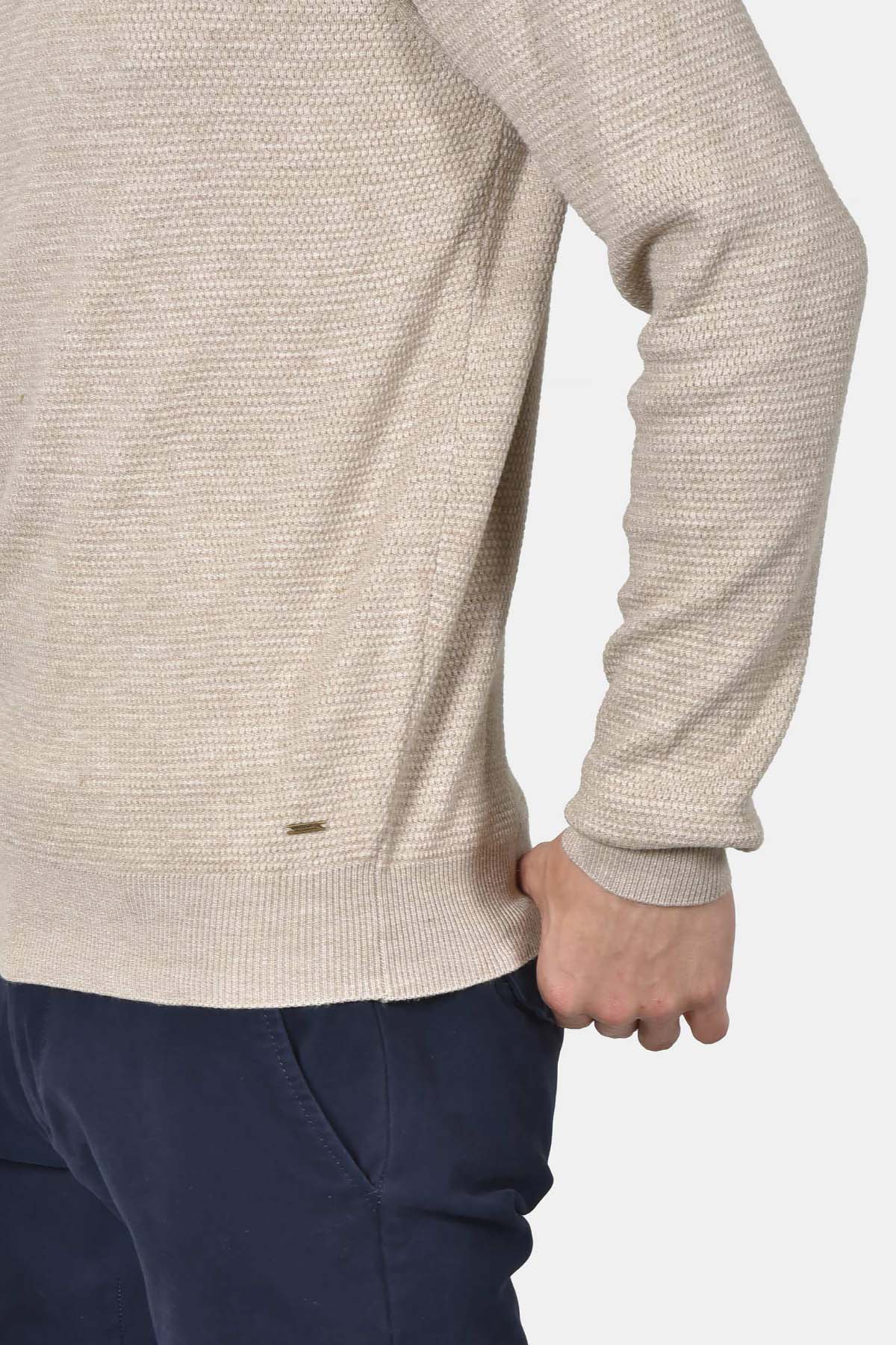 ανδρικό-βαμβακερό-πουλόβερ-σε-normal-fit