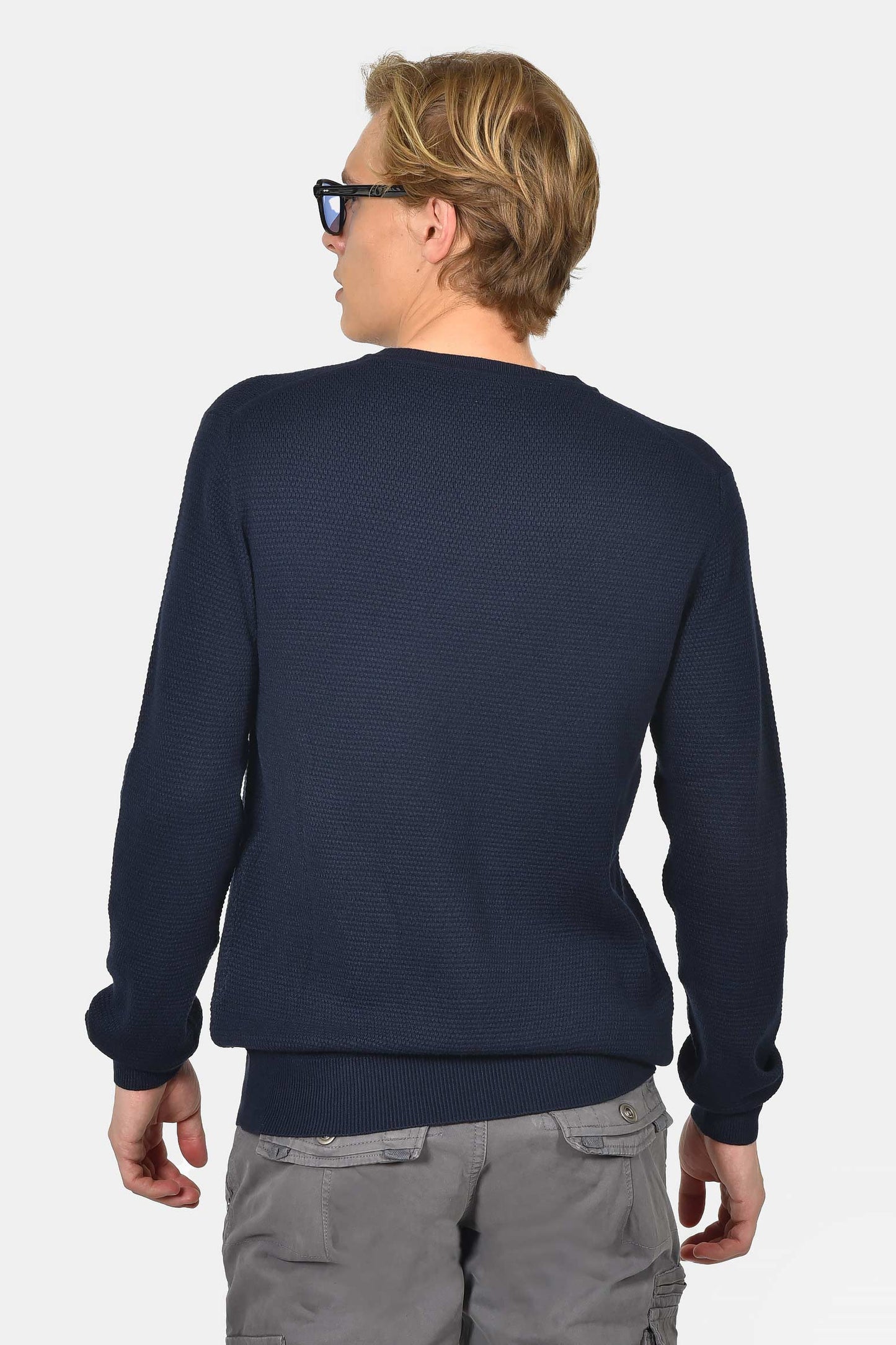 ανδρικό-βαμβακερό-πουλόβερ-σε-normal-fit