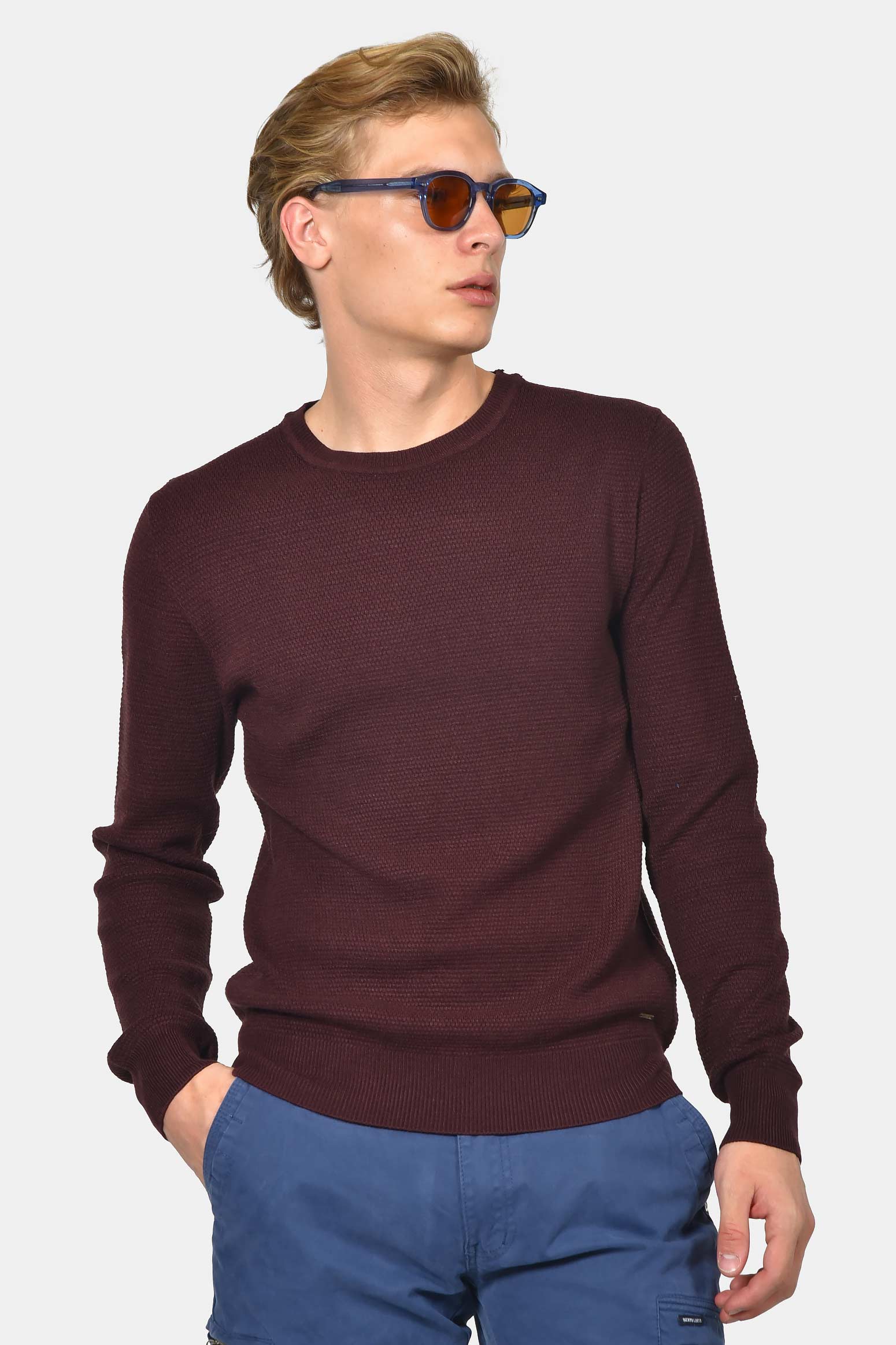 ανδρικό-βαμβακερό-πουλόβερ-σε-normal-fit