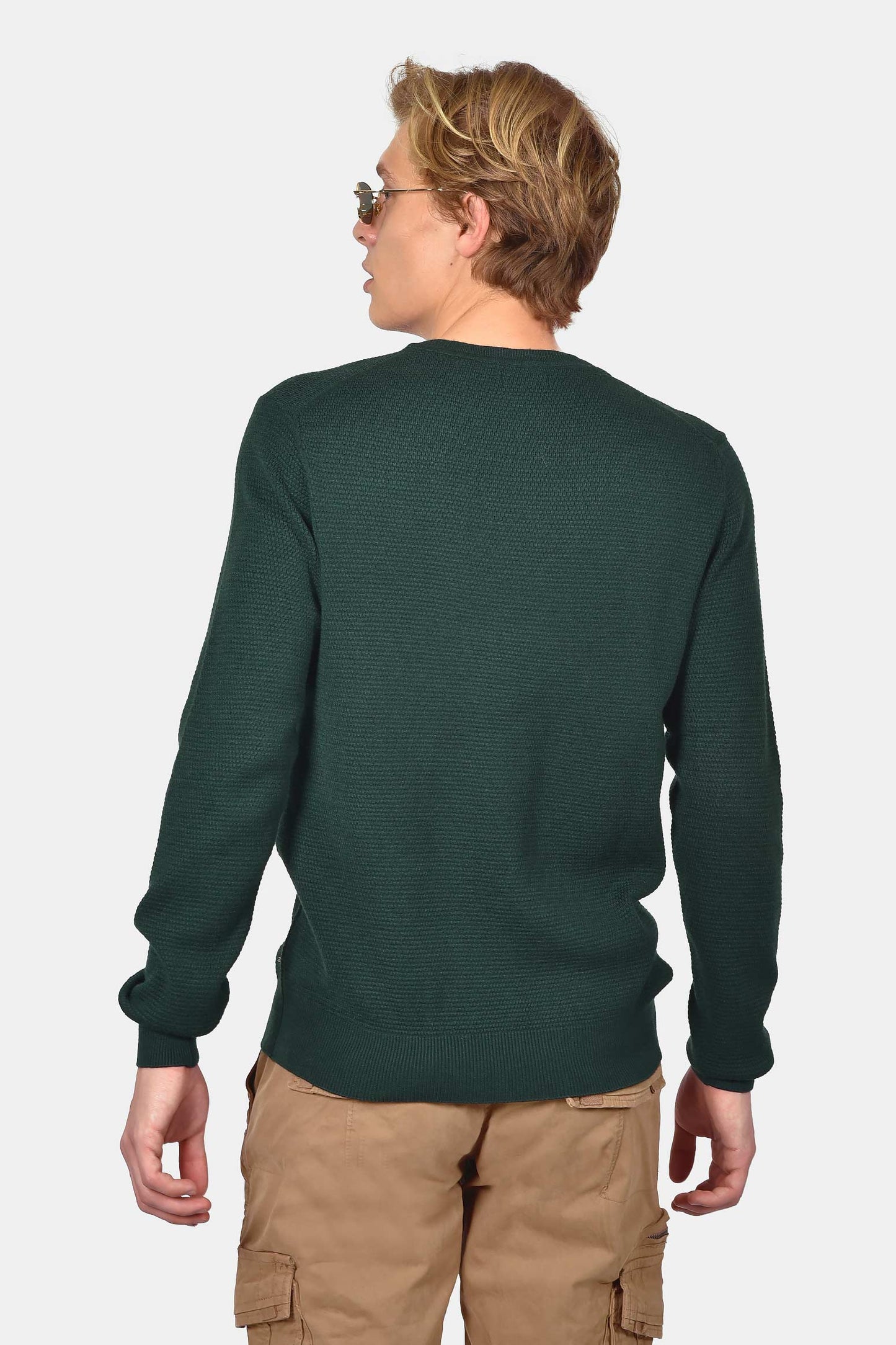 ανδρικό-βαμβακερό-πουλόβερ-σε-normal-fit