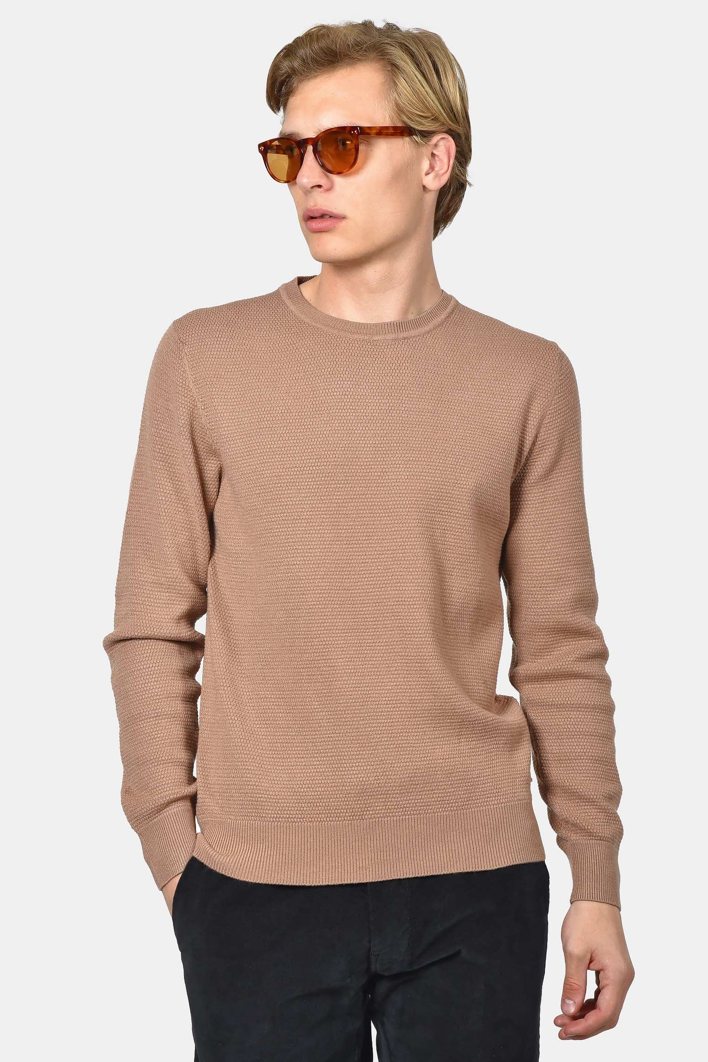 ανδρικό-βαμβακερό-πουλόβερ-σε-normal-fit