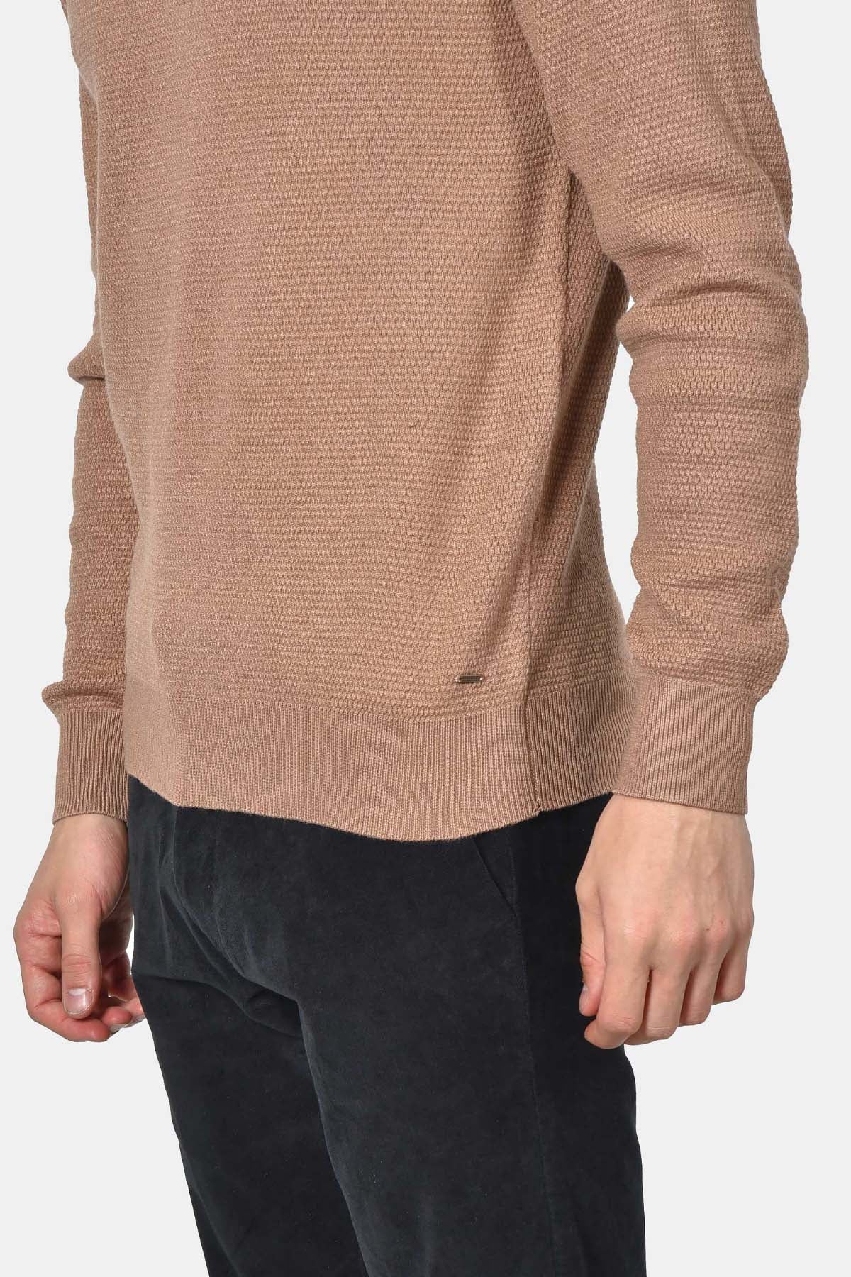 ανδρικό-βαμβακερό-πουλόβερ-σε-normal-fit